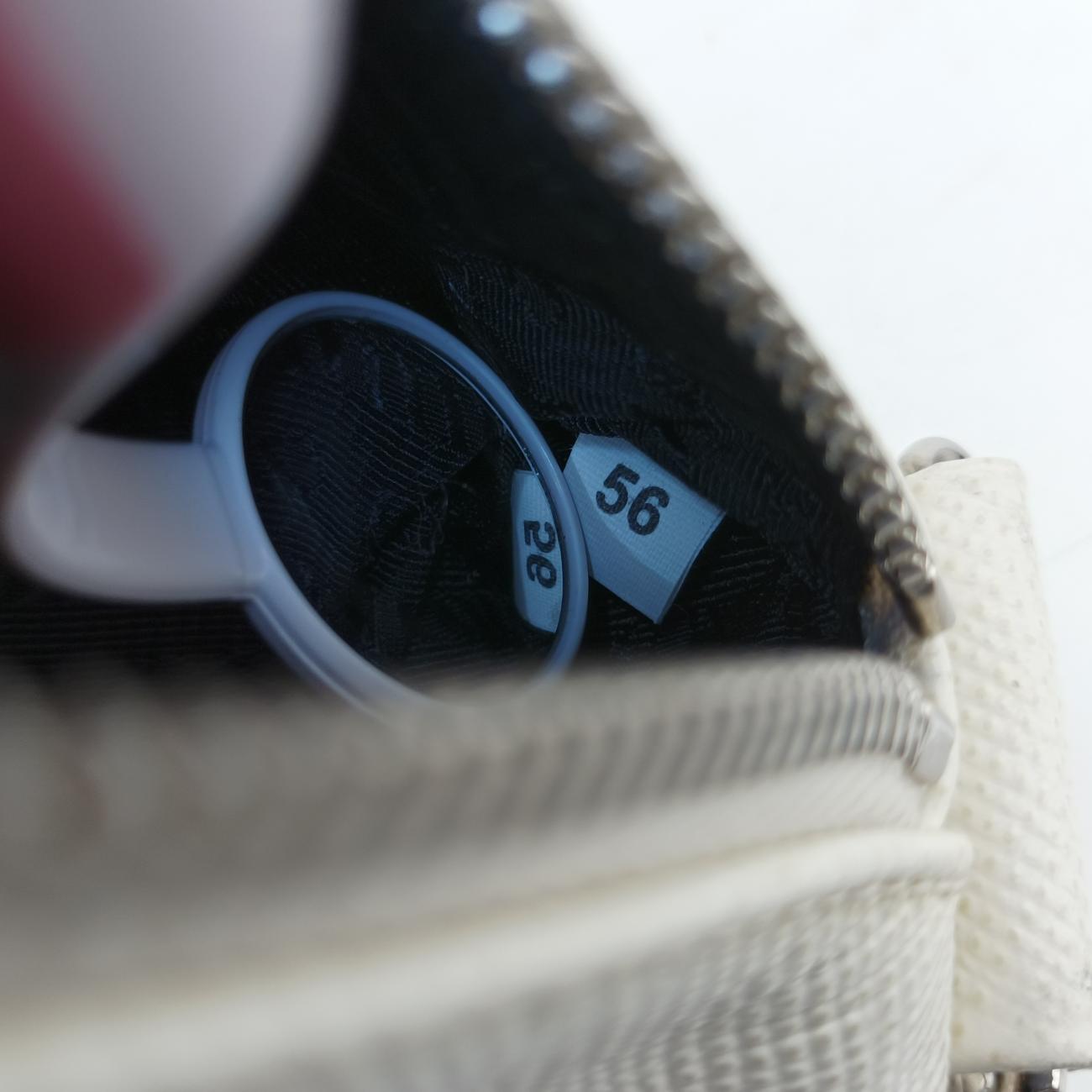 Pre-owned Prada Triangle Logo Plate White SAFFIANO Leather  shoulderbag | stylenewstar