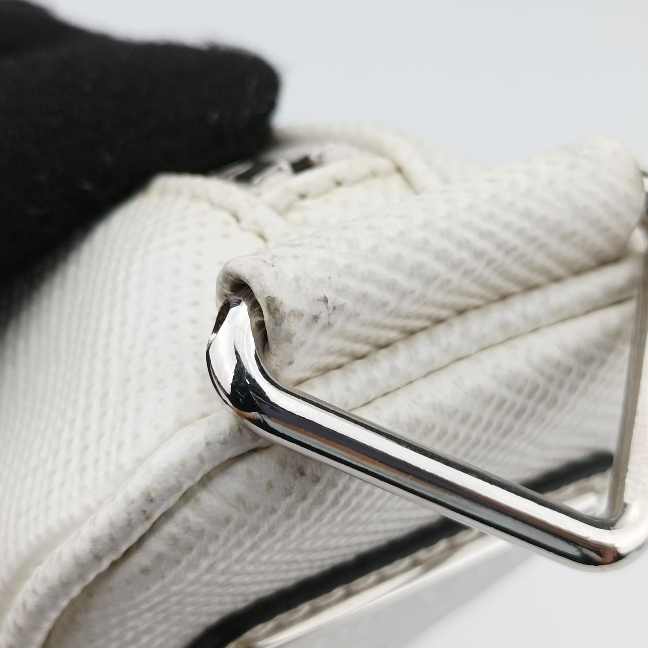 Pre-owned Prada Triangle Logo Plate White SAFFIANO Leather  shoulderbag | stylenewstar