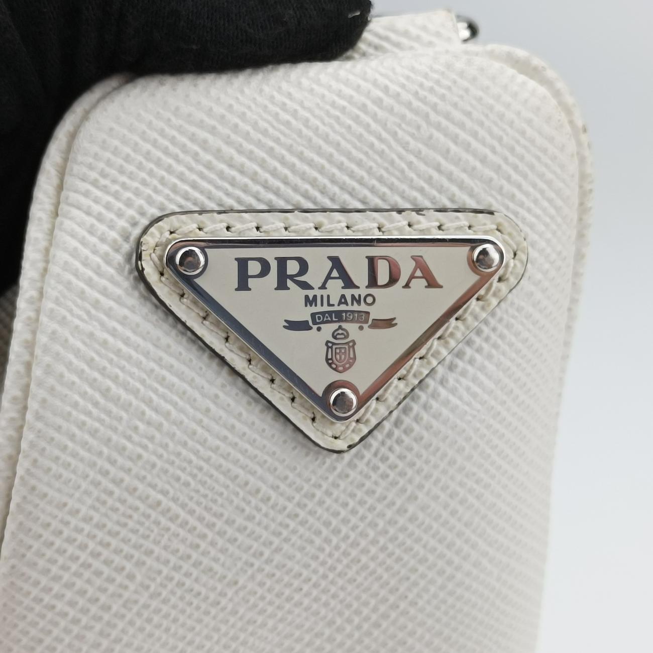 Pre-owned Prada Triangle Logo Plate White SAFFIANO Leather  shoulderbag | stylenewstar