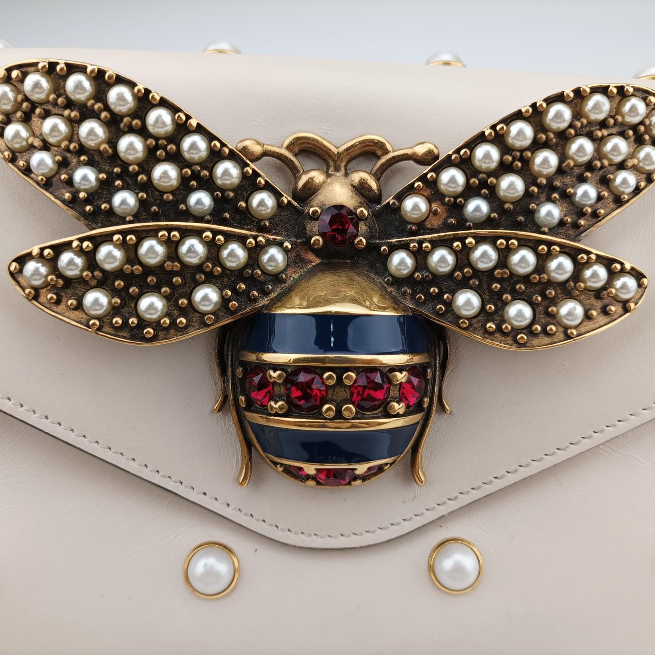 Pre-owned Gucci Broadway Pearl Bee White Leather 453778 shoulderbag | stylenewstar