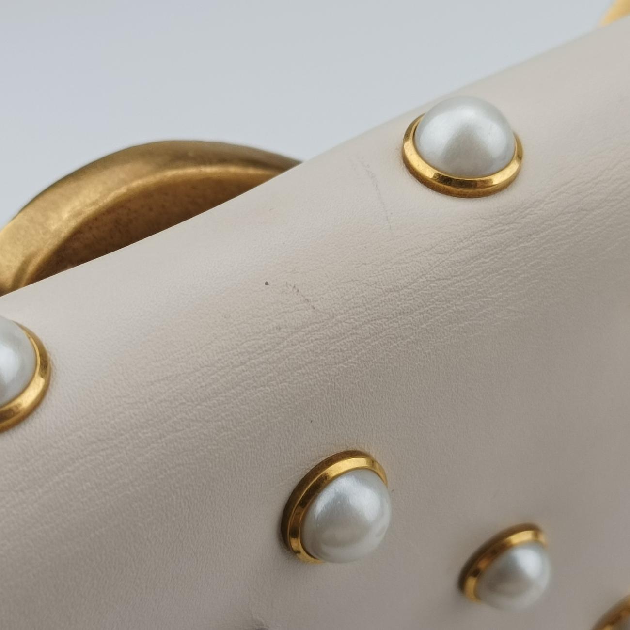 Pre-owned Gucci Broadway Pearl Bee White Leather 453778 shoulderbag | stylenewstar