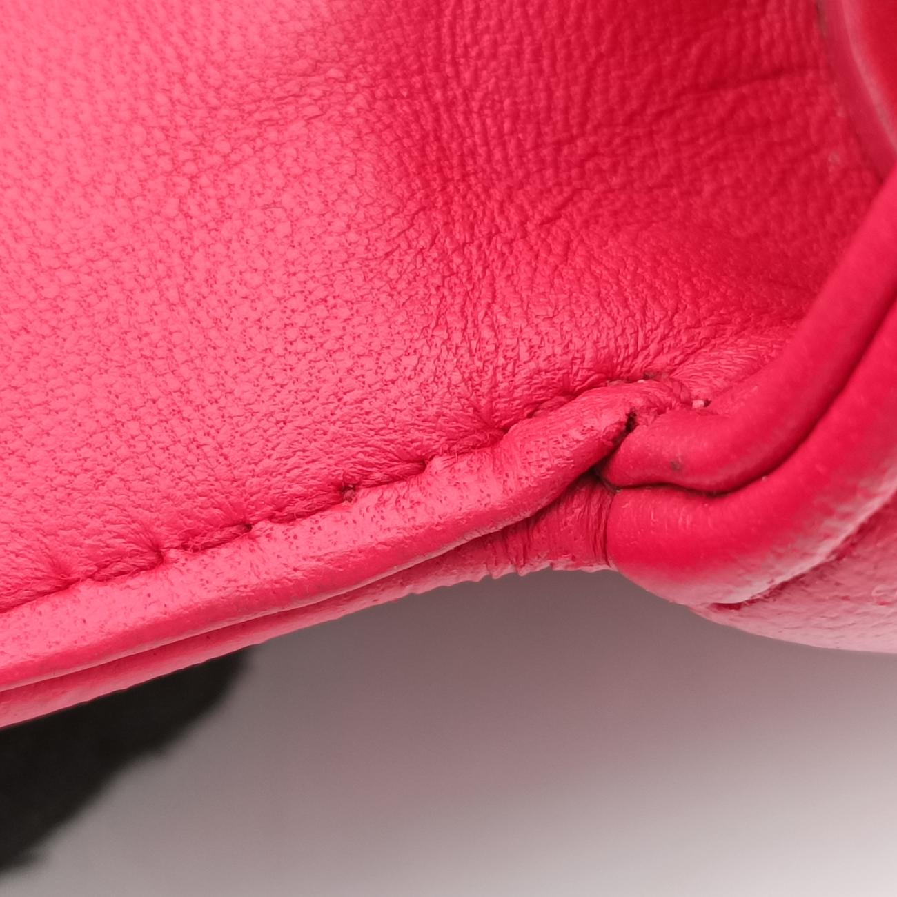 Pre-owned Prada Nappa Gaufre Sound Lock Red lambskin 1BD139 shoulderbag | stylenewstar