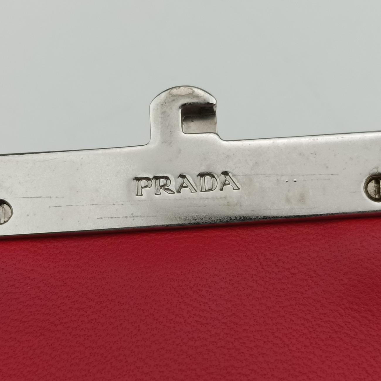Pre-owned Prada Nappa Gaufre Sound Lock Red lambskin 1BD139 shoulderbag | stylenewstar