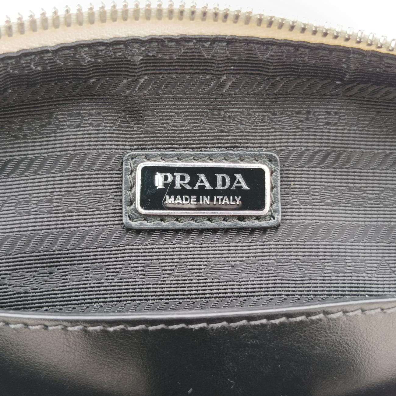 Vintage Prada Triangle Logo Plate White SAFFIANO Leather  shoulderbag | stylenewstar