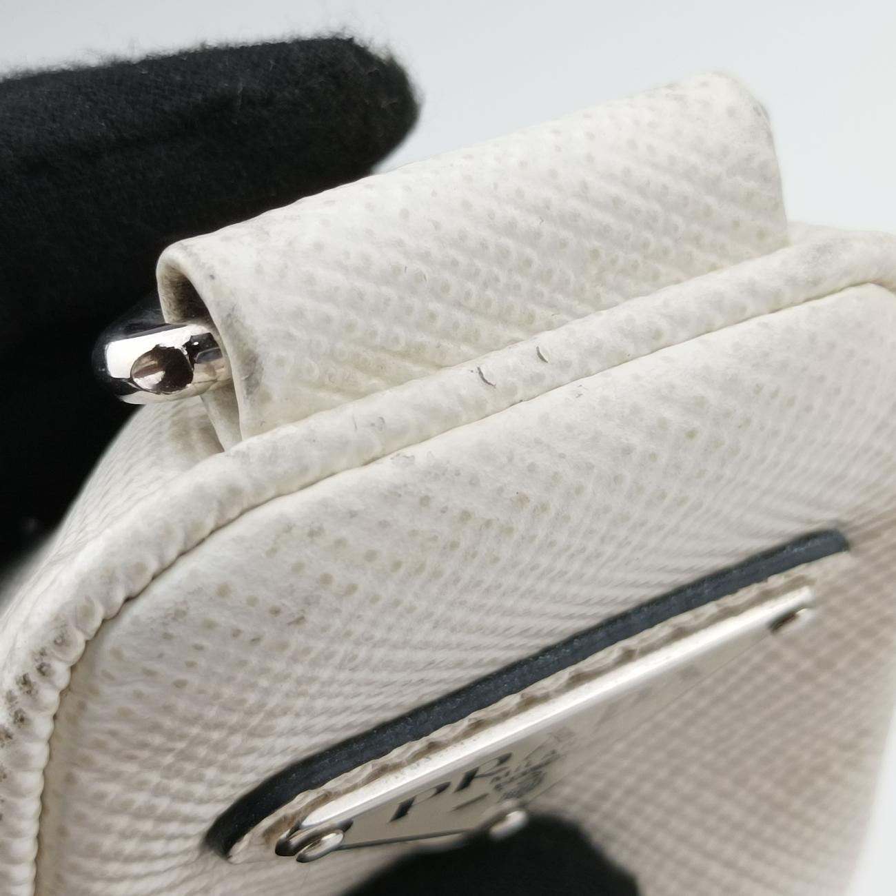 Vintage Prada Triangle Logo Plate White SAFFIANO Leather  shoulderbag | stylenewstar