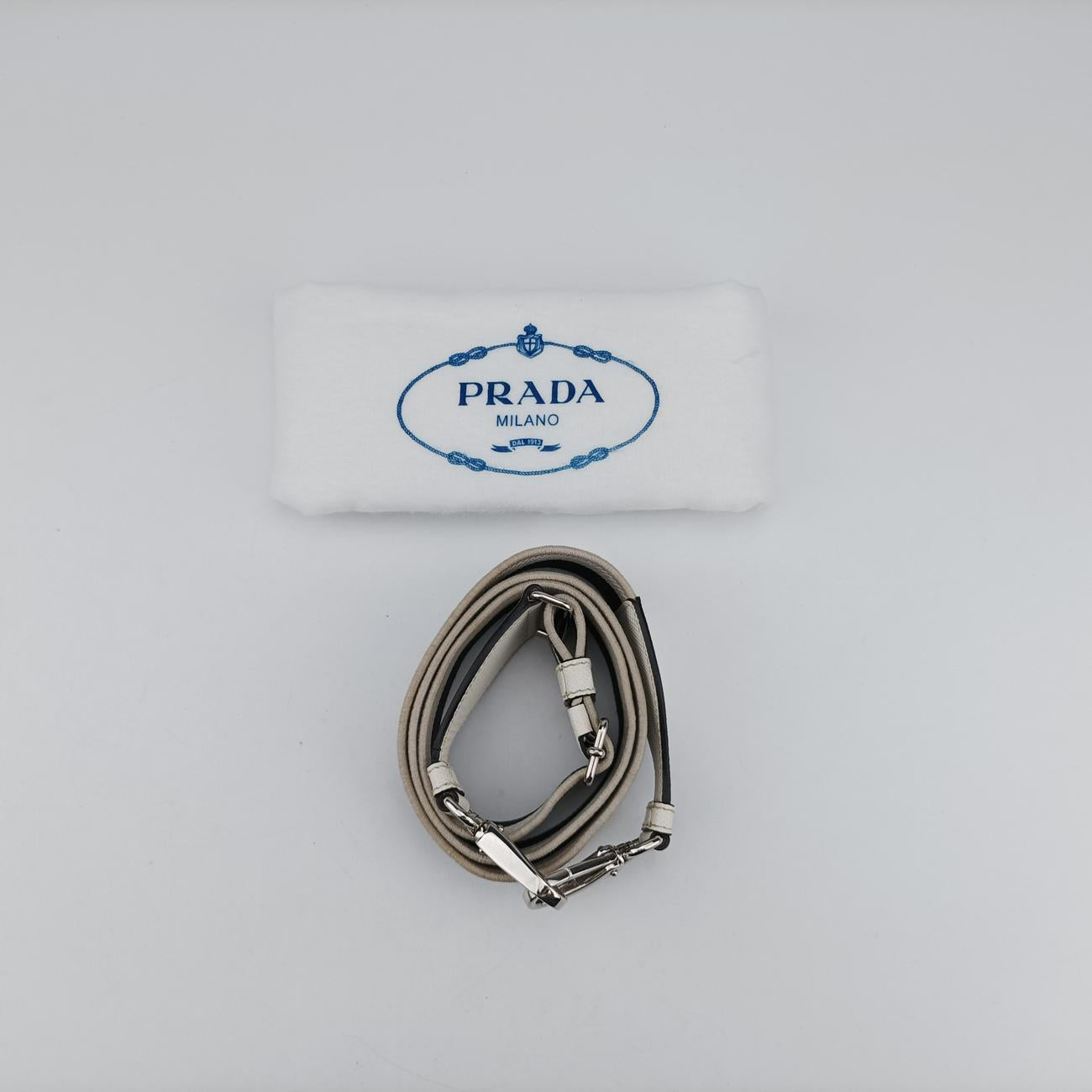 Vintage Prada Triangle Logo Plate White SAFFIANO Leather  shoulderbag | stylenewstar