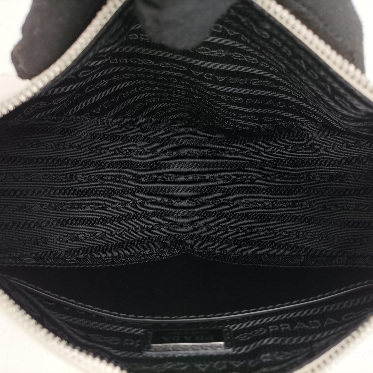 Vintage Prada Triangle Logo Plate White SAFFIANO Leather  shoulderbag | stylenewstar