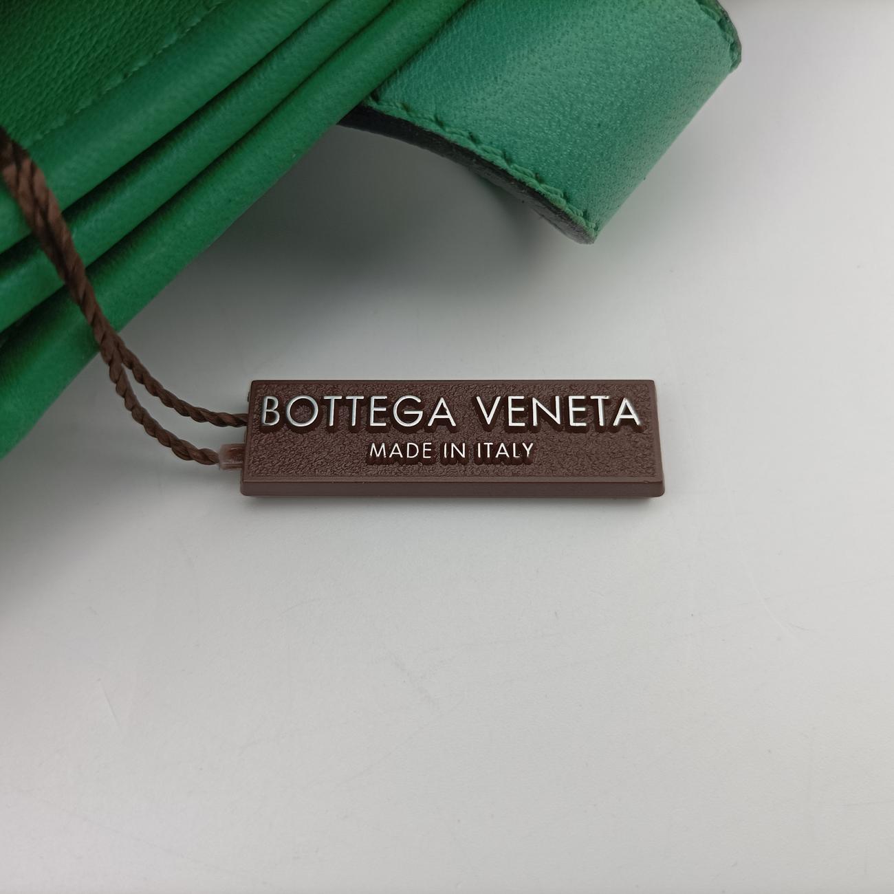 Pre-owned Bottega Veneta Intrecciato Green lambskin  shoulderbag | stylenewstar