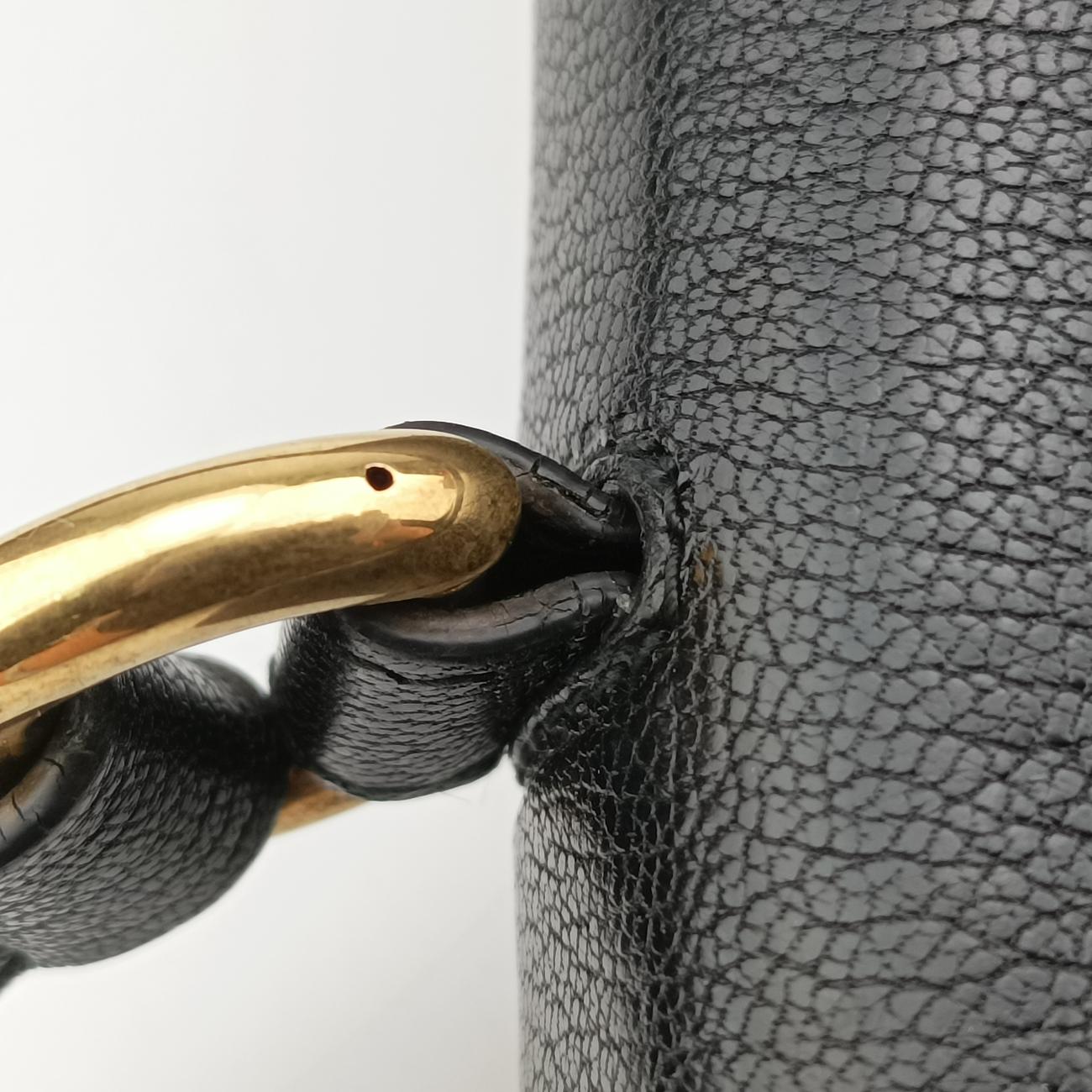 Vintage Gucci Future Bow Black×White Leather 466417 shoulderbag | stylenewstar