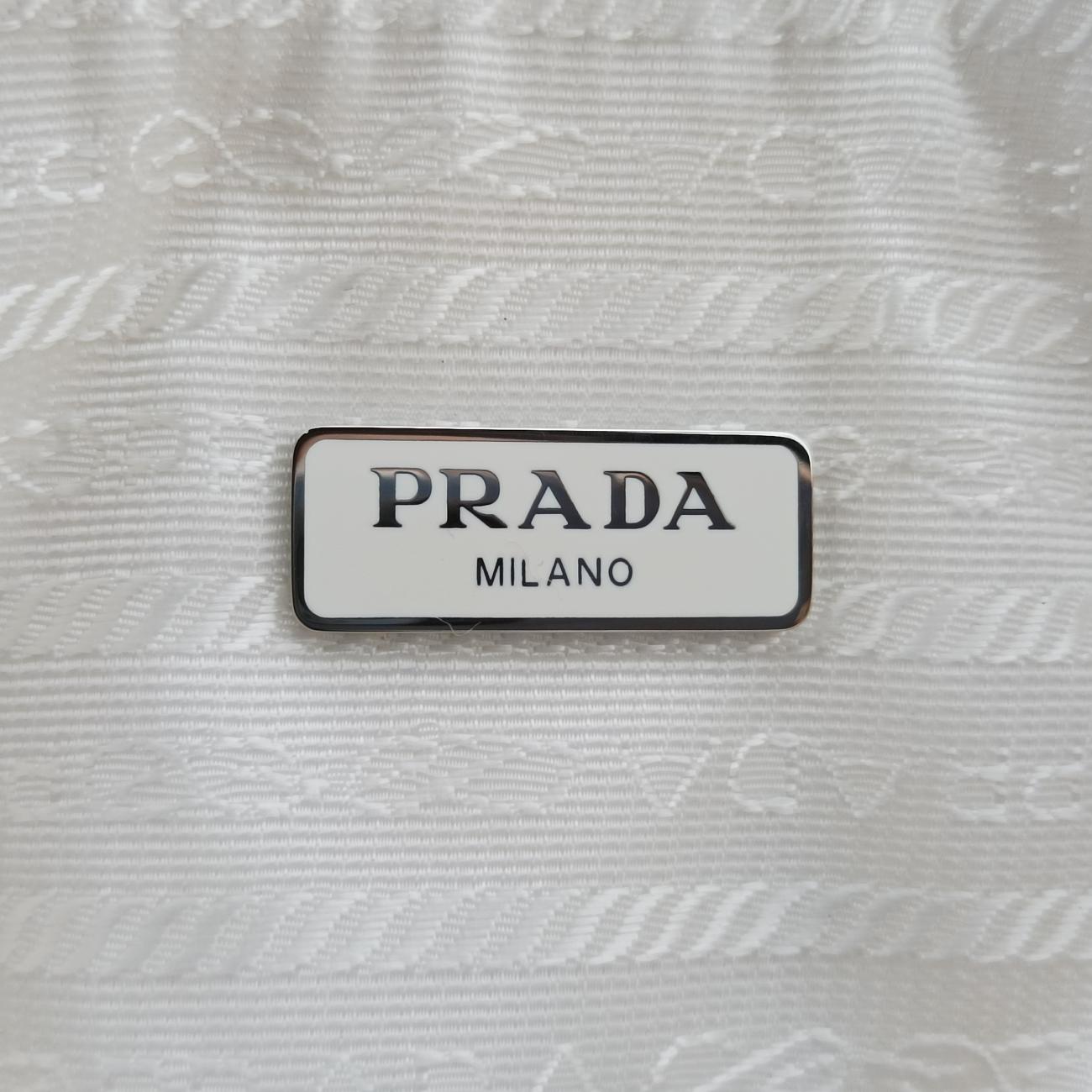 Pre-owned Prada Triangle Logo White Straw  shoulderbag | stylenewstar