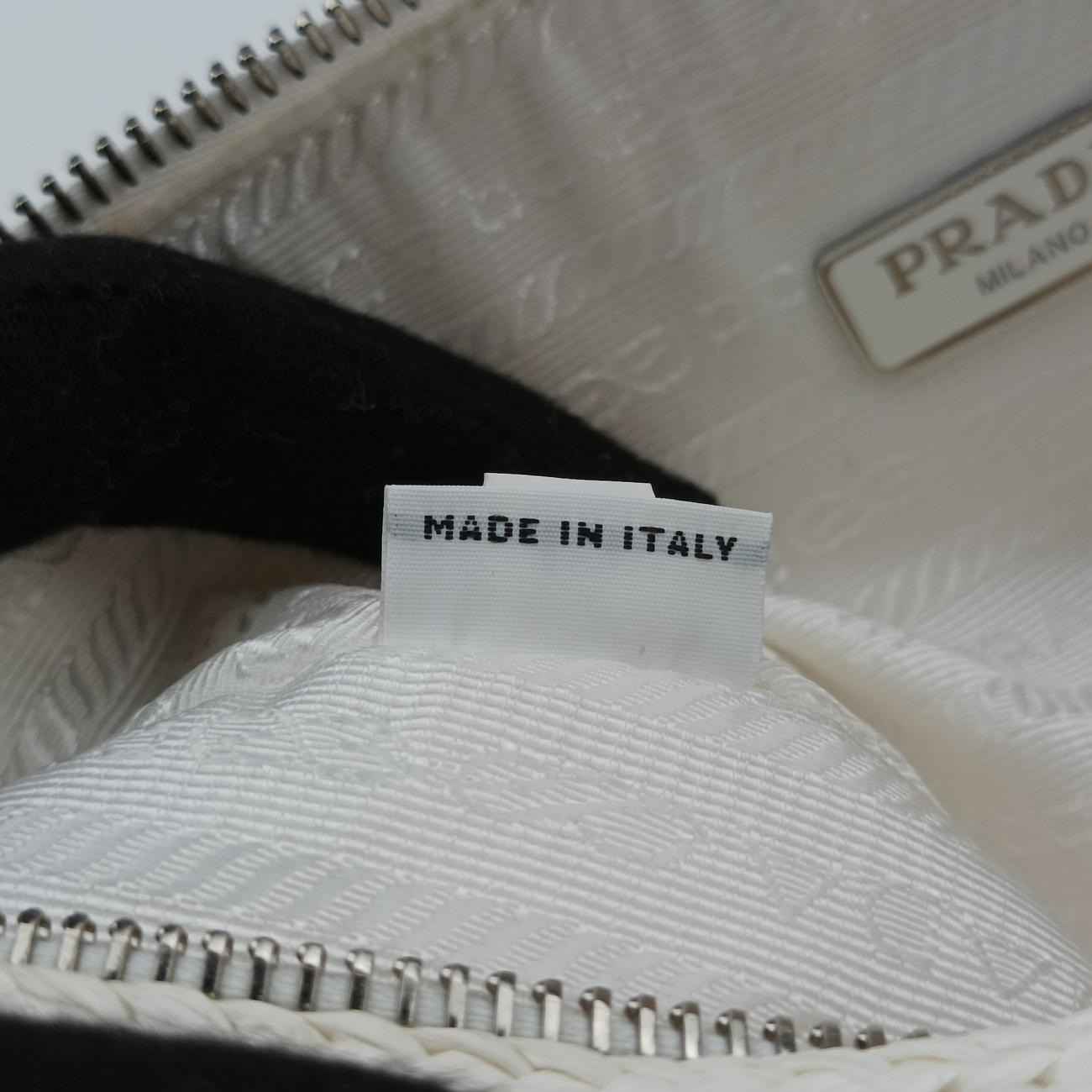 Pre-owned Prada Triangle Logo White Straw  shoulderbag | stylenewstar