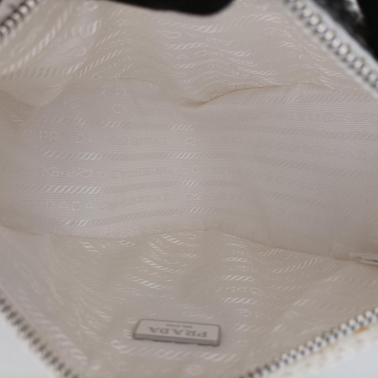 Pre-owned Prada Triangle Logo White Straw  shoulderbag | stylenewstar