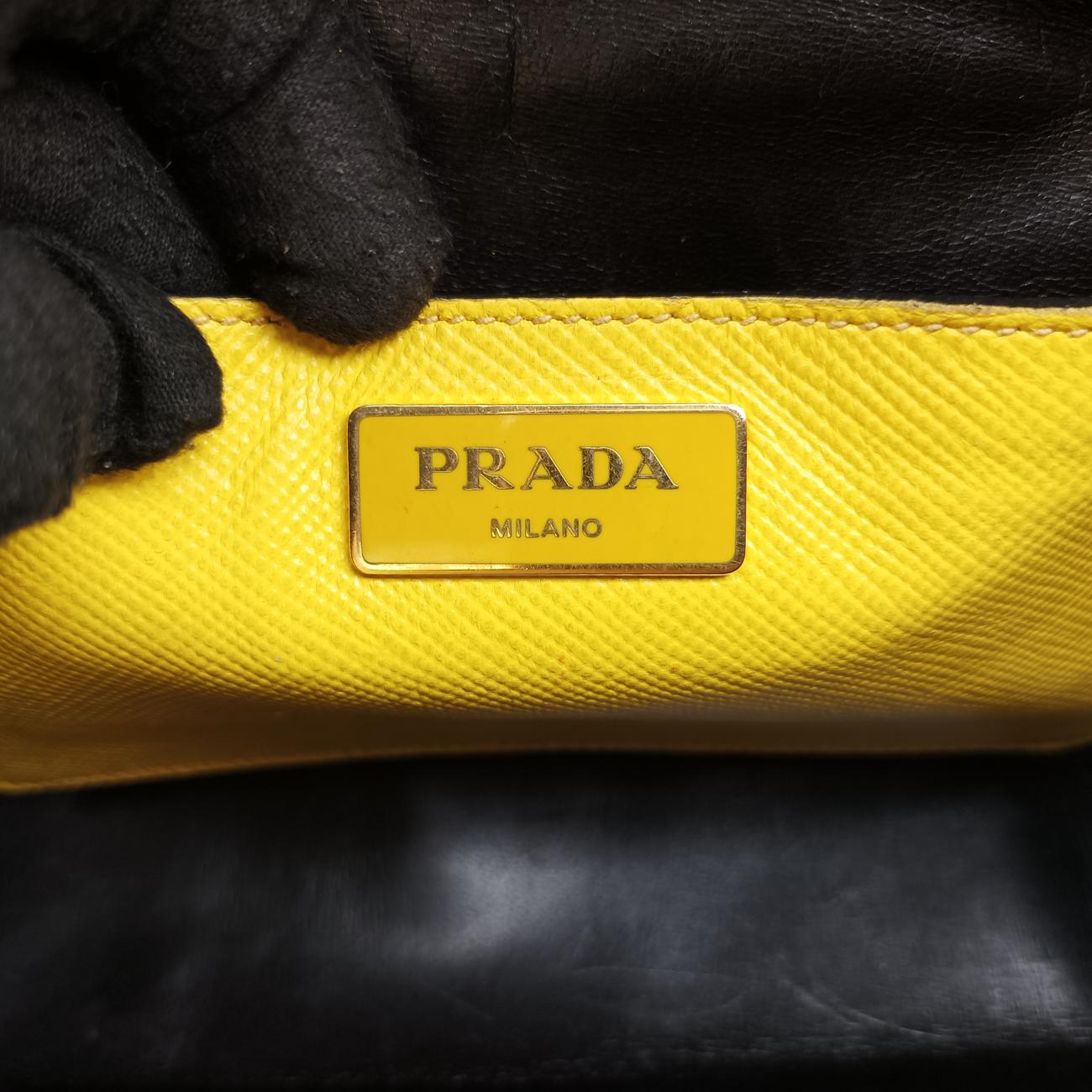 Pre-owned Prada Cuir Studded Open Promenade Yellow Saffiano Leather BN2753 handbag | stylenewstar