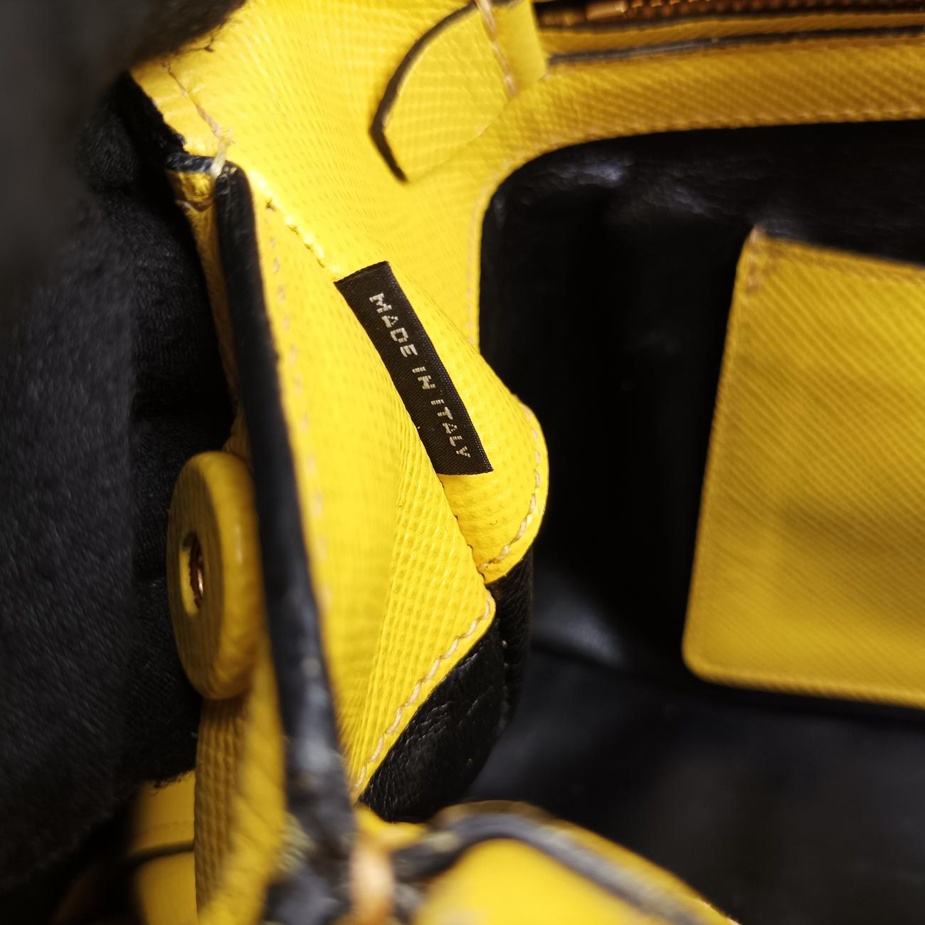 Pre-owned Prada Cuir Studded Open Promenade Yellow Saffiano Leather BN2753 handbag | stylenewstar