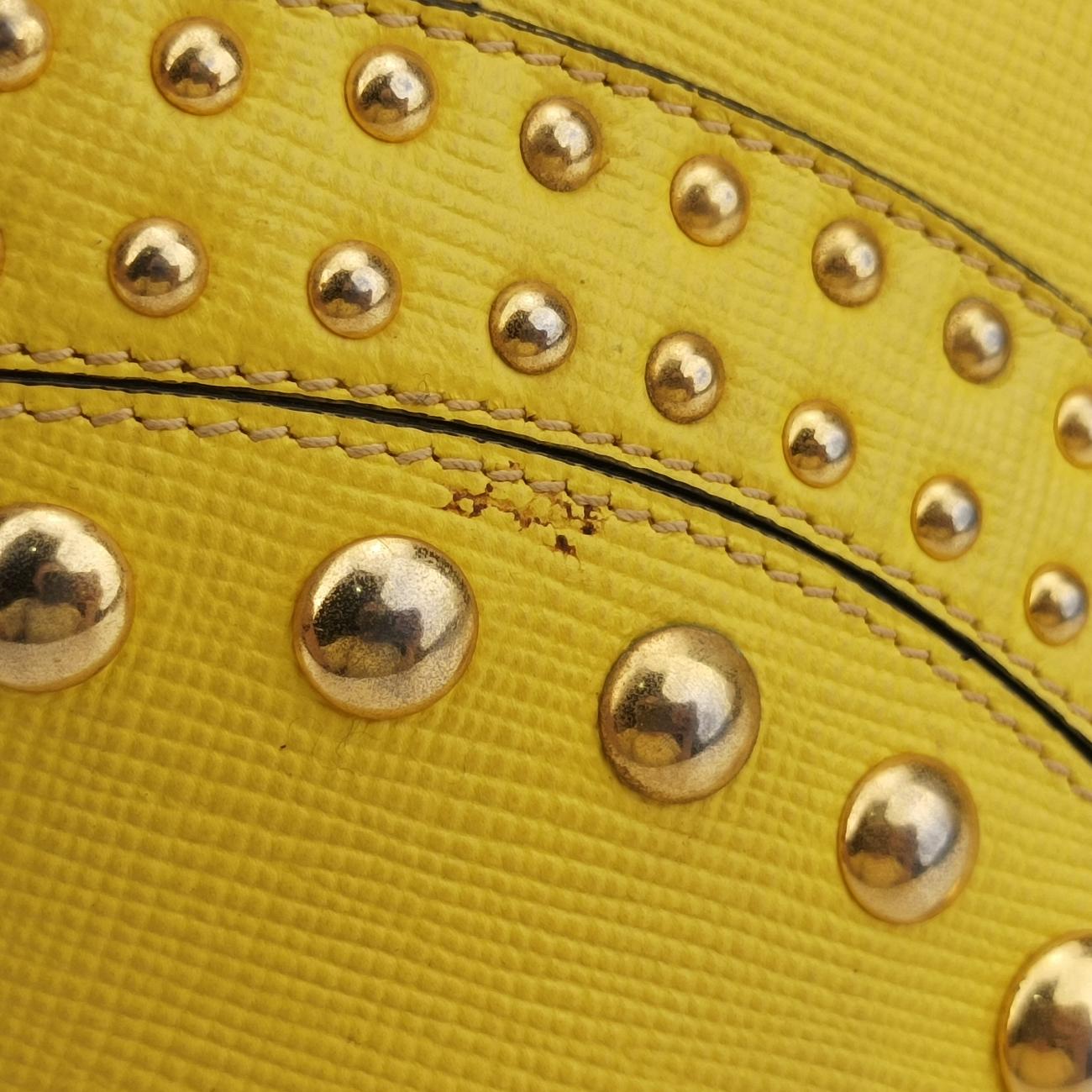 Pre-owned Prada Cuir Studded Open Promenade Yellow Saffiano Leather BN2753 handbag | stylenewstar