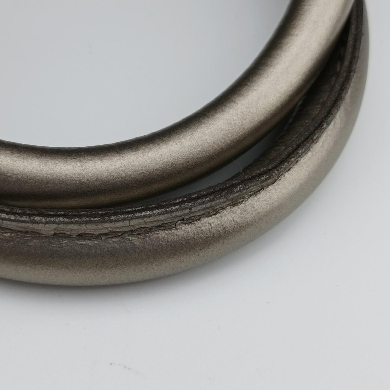 Pre-owned Gucci GG plus Spring Joy GG Supreme beige×silver PVC coated canvas 193603 handbag | stylenewstar