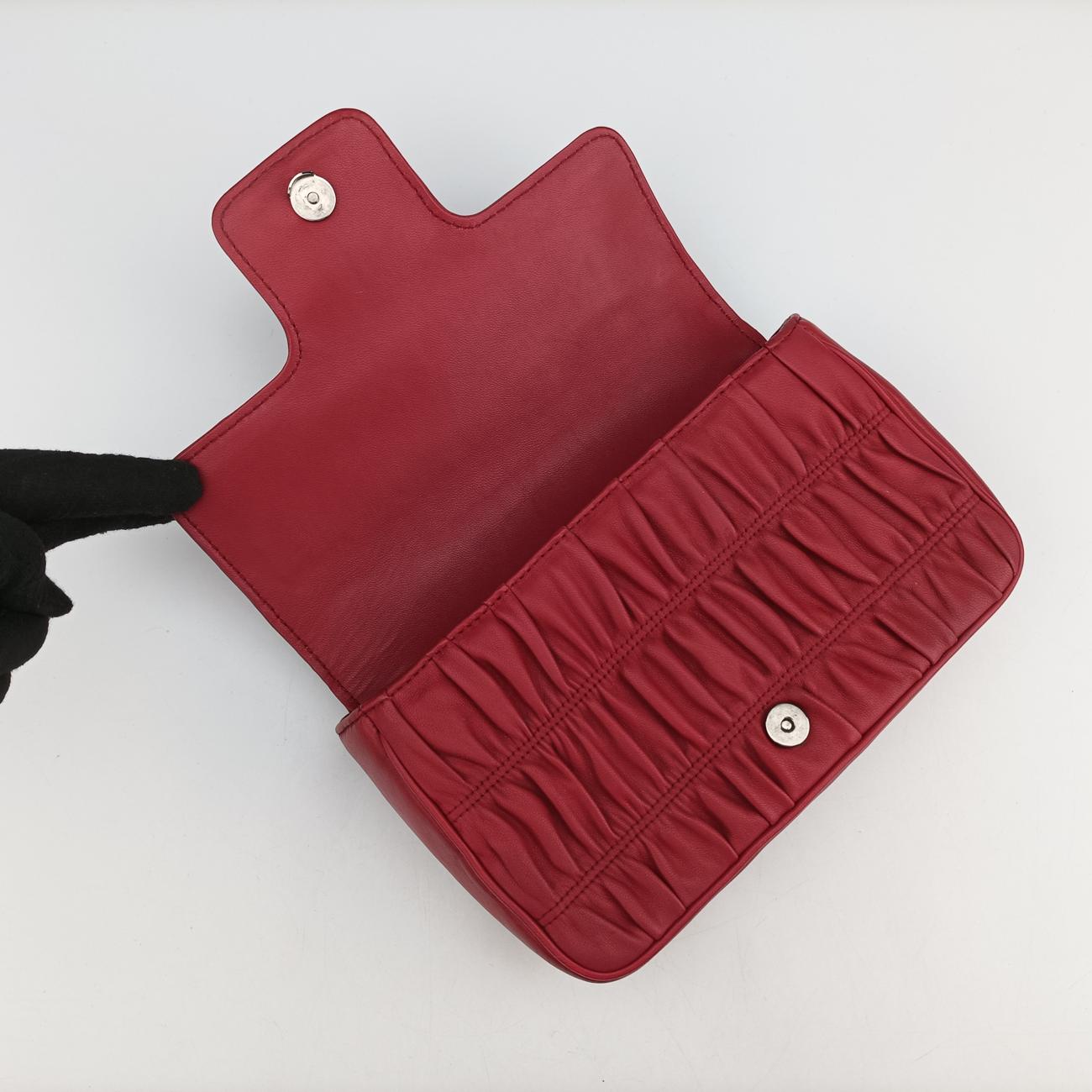 Pre-owned Prada Nappa Gaufre Red lambskin 1BD140 shoulderbag | stylenewstar