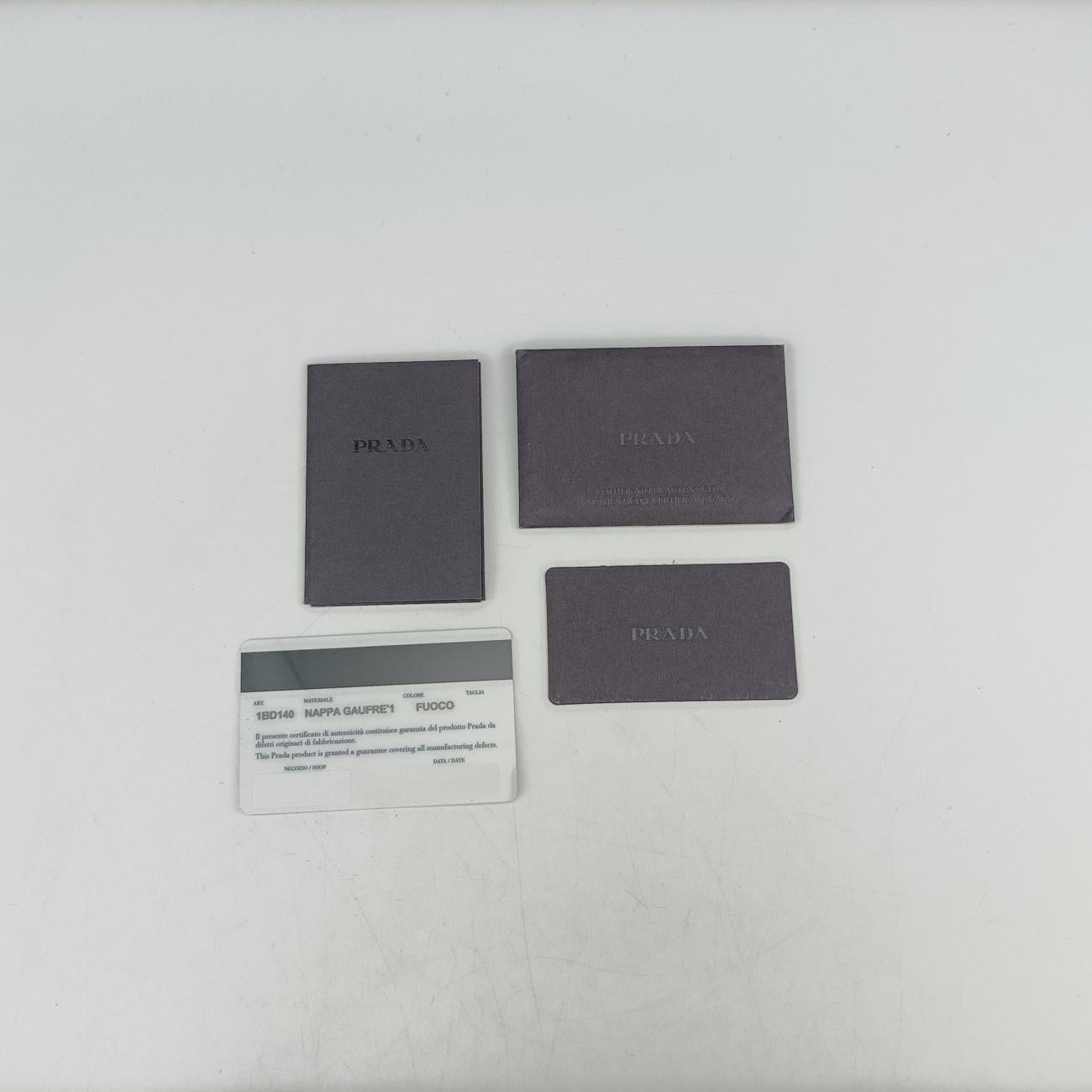 Pre-owned Prada Nappa Gaufre Red lambskin 1BD140 shoulderbag | stylenewstar