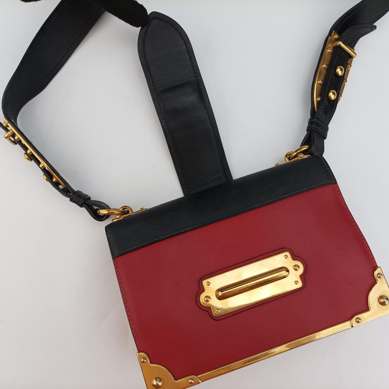 Pre-owned Prada Cahier Red×Black Leather 1BD045 shoulderbag | stylenewstar