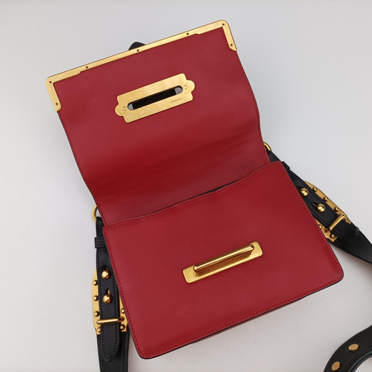 Pre-owned Prada Cahier Red×Black Leather 1BD045 shoulderbag | stylenewstar