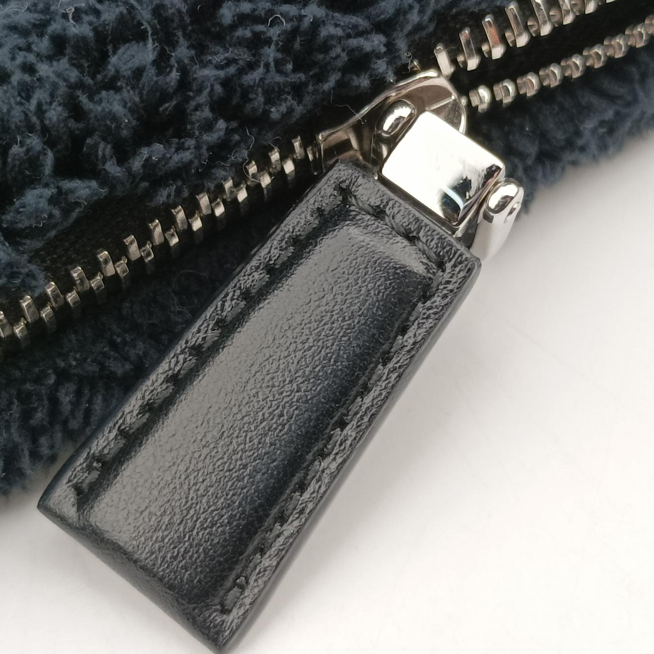 Secondhand Prada Triangle Terry Black×White Pile 1NE043 shoulderbag | stylenewstar