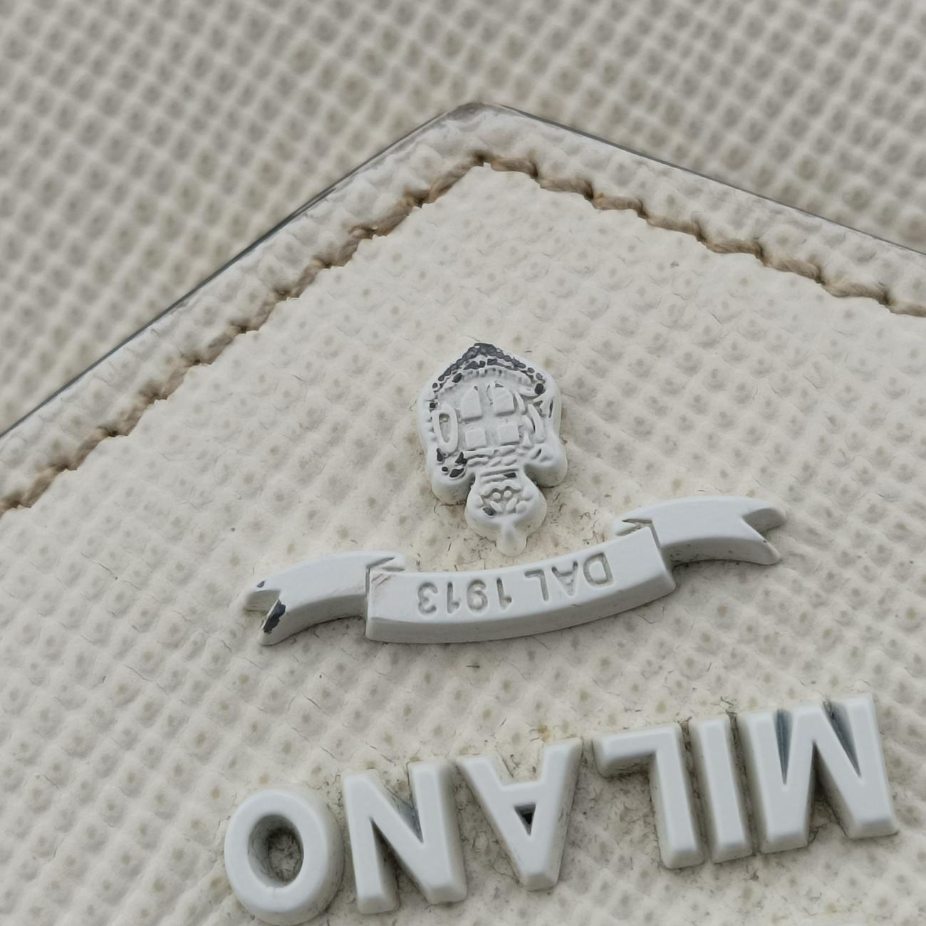 Pre-owned Prada Monochrome Robot White SAFFIANO Leather 1BD127 shoulderbag | stylenewstar