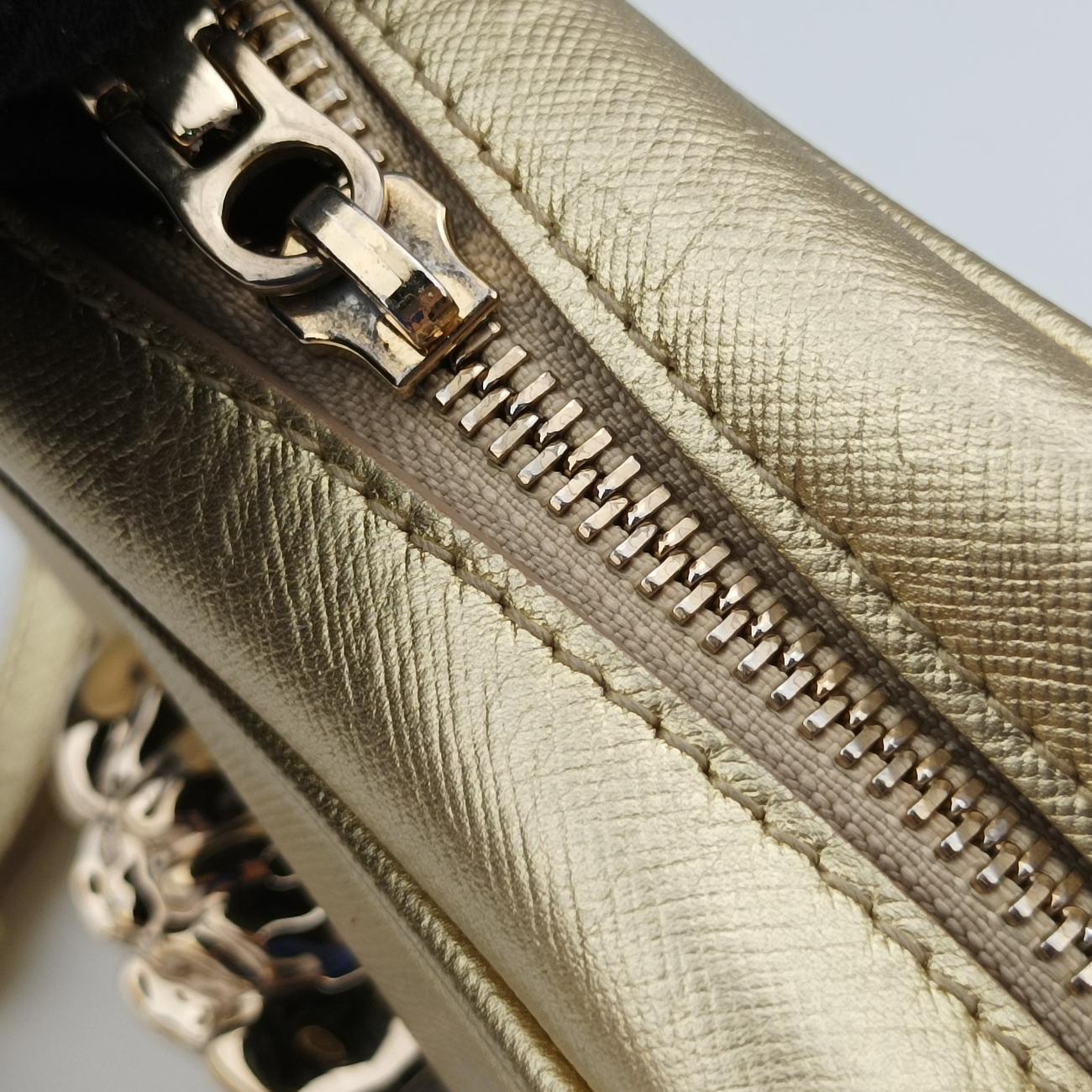 Pre-owned VERSACE Medusa Golden Leather  shoulderbag | stylenewstar