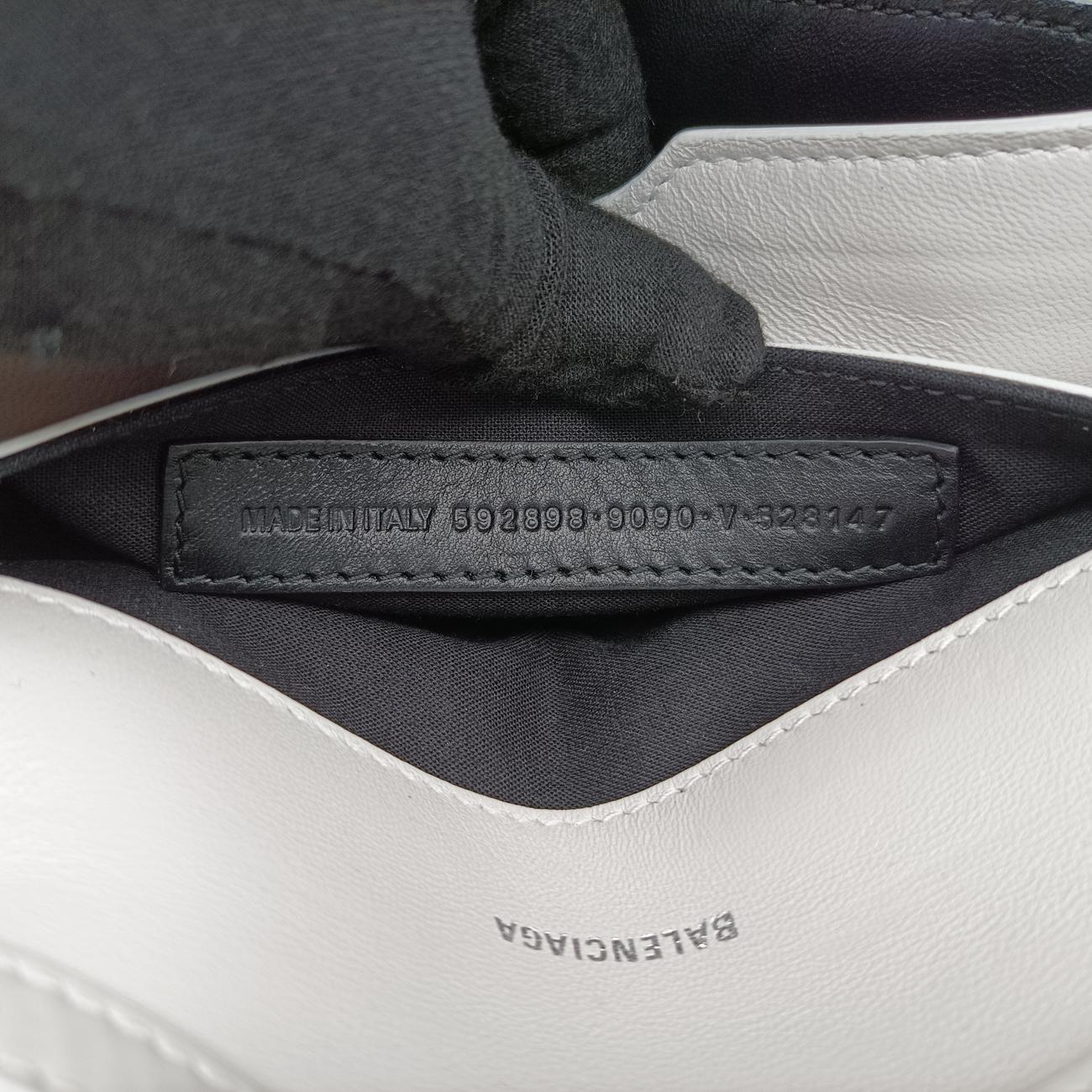 Pre-owned Balenciaga B.Logo White Leather  shoulderbag | stylenewstar