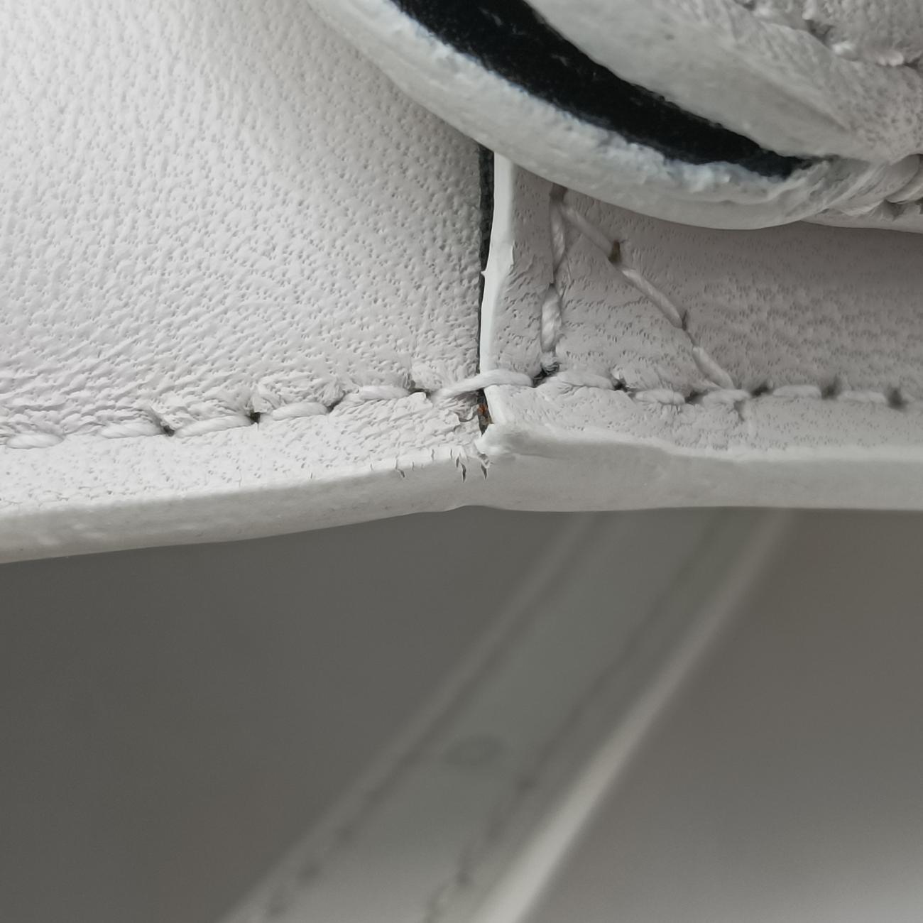 Pre-owned Balenciaga B.Logo White Leather  shoulderbag | stylenewstar