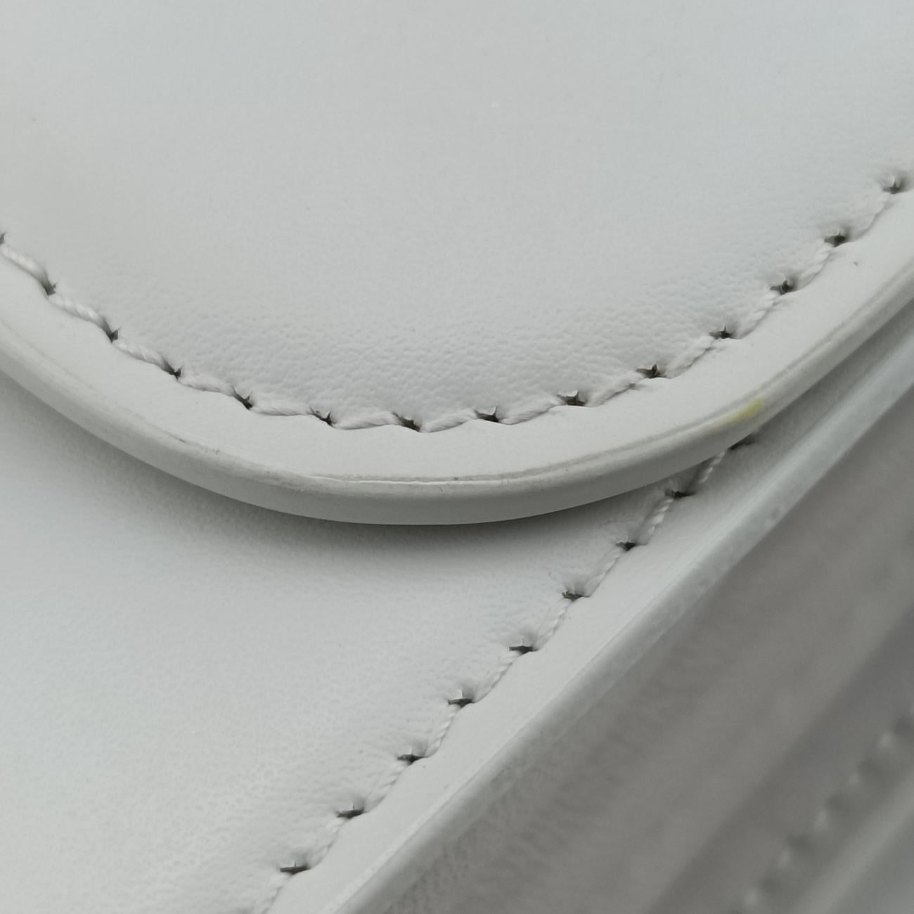 Pre-owned Balenciaga B.Logo White Leather  shoulderbag | stylenewstar