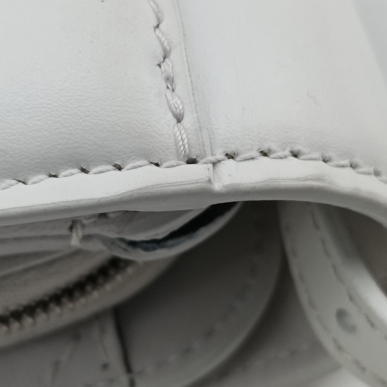 Pre-owned Balenciaga B.Logo White Leather  shoulderbag | stylenewstar