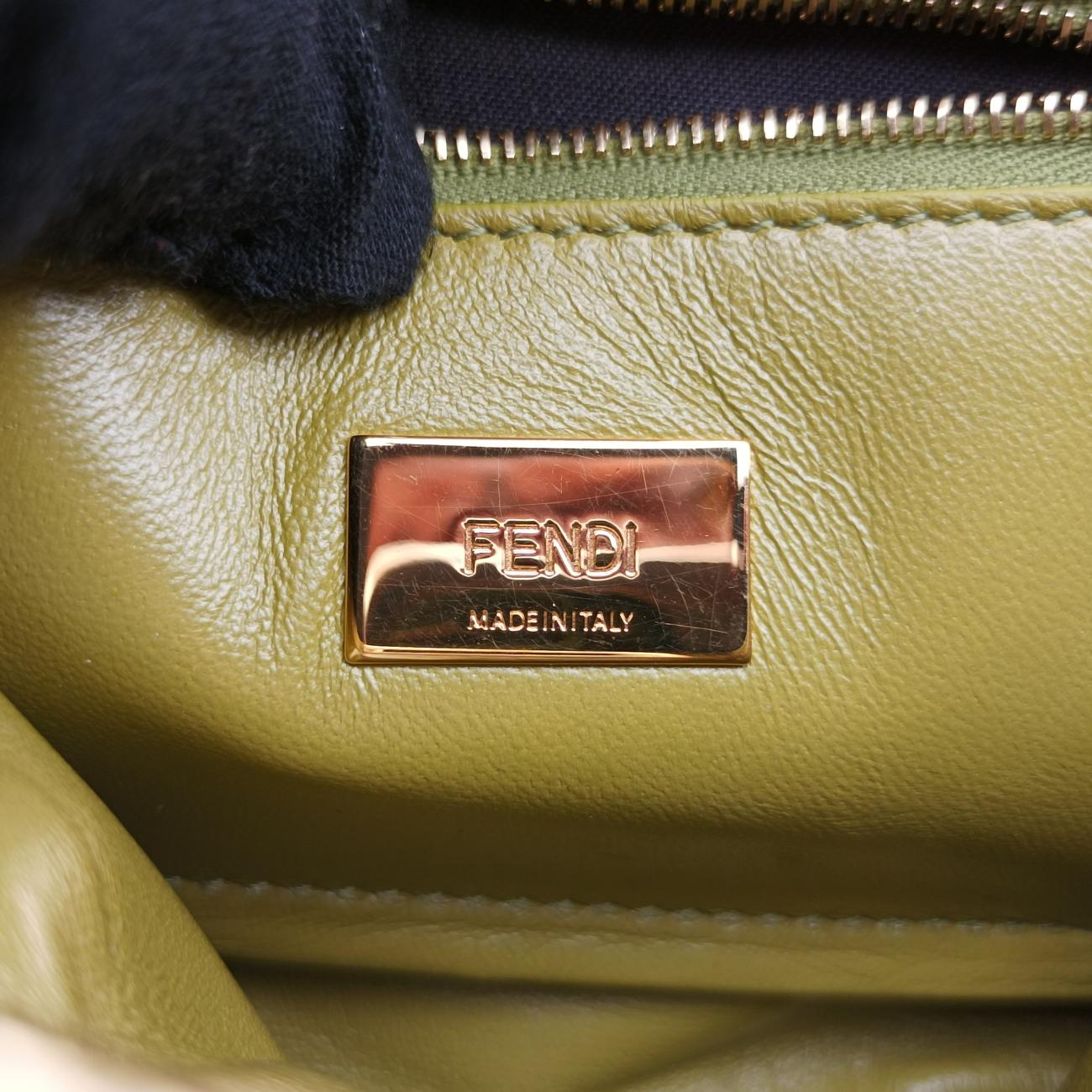 Secondhand Fendi Peekaboo Green Suede 8BP118 shoulderbag | stylenewstar