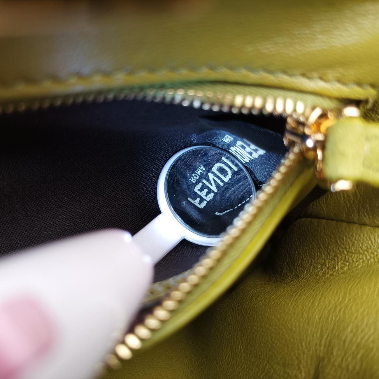 Secondhand Fendi Peekaboo Green Suede 8BP118 shoulderbag | stylenewstar