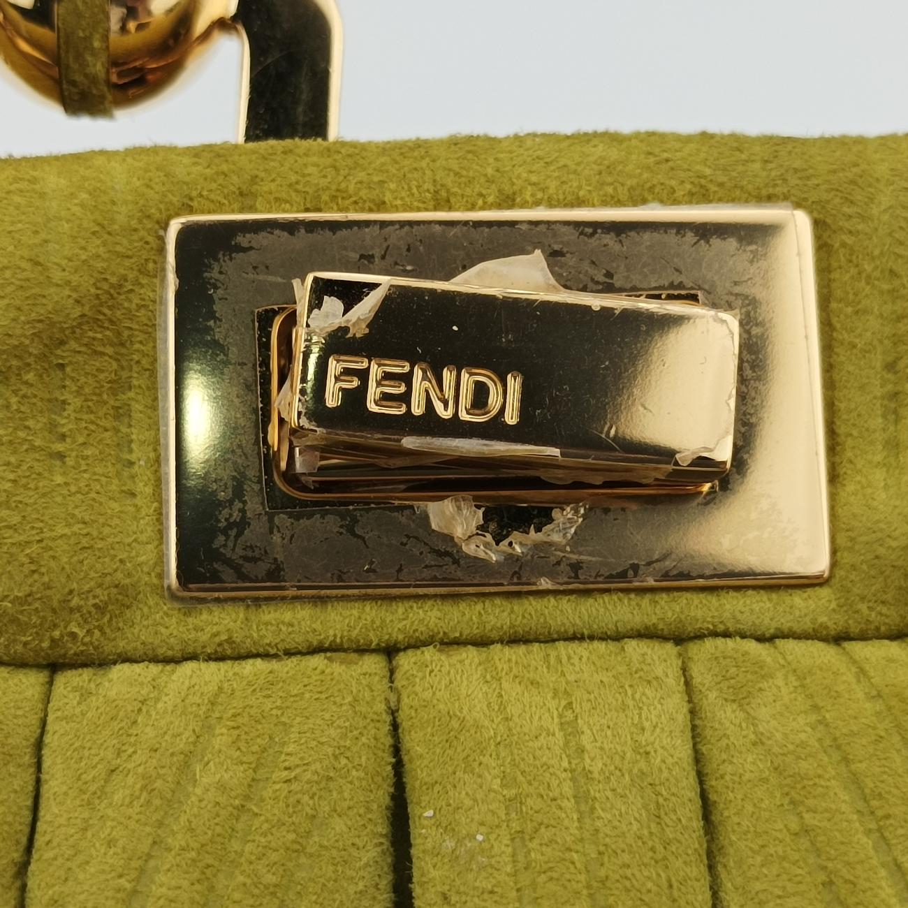 Secondhand Fendi Peekaboo Green Suede 8BP118 shoulderbag | stylenewstar