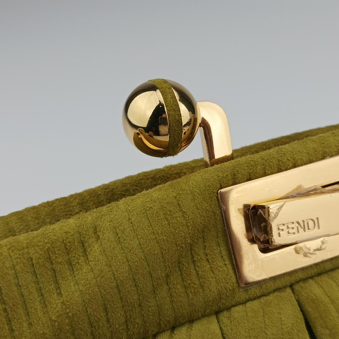 Secondhand Fendi Peekaboo Green Suede 8BP118 shoulderbag | stylenewstar