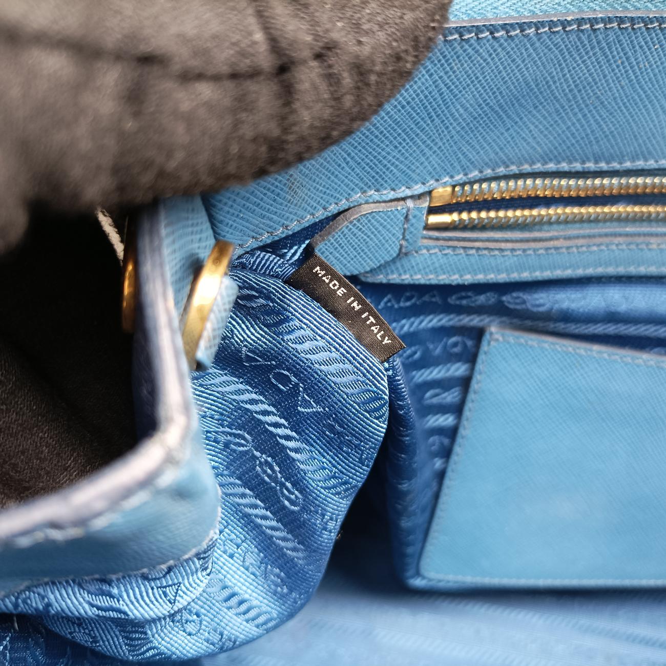 Pre-owned Prada Galleria Blue×Navy SAFFIANO Leather B2274C shoulderbag | stylenewstar