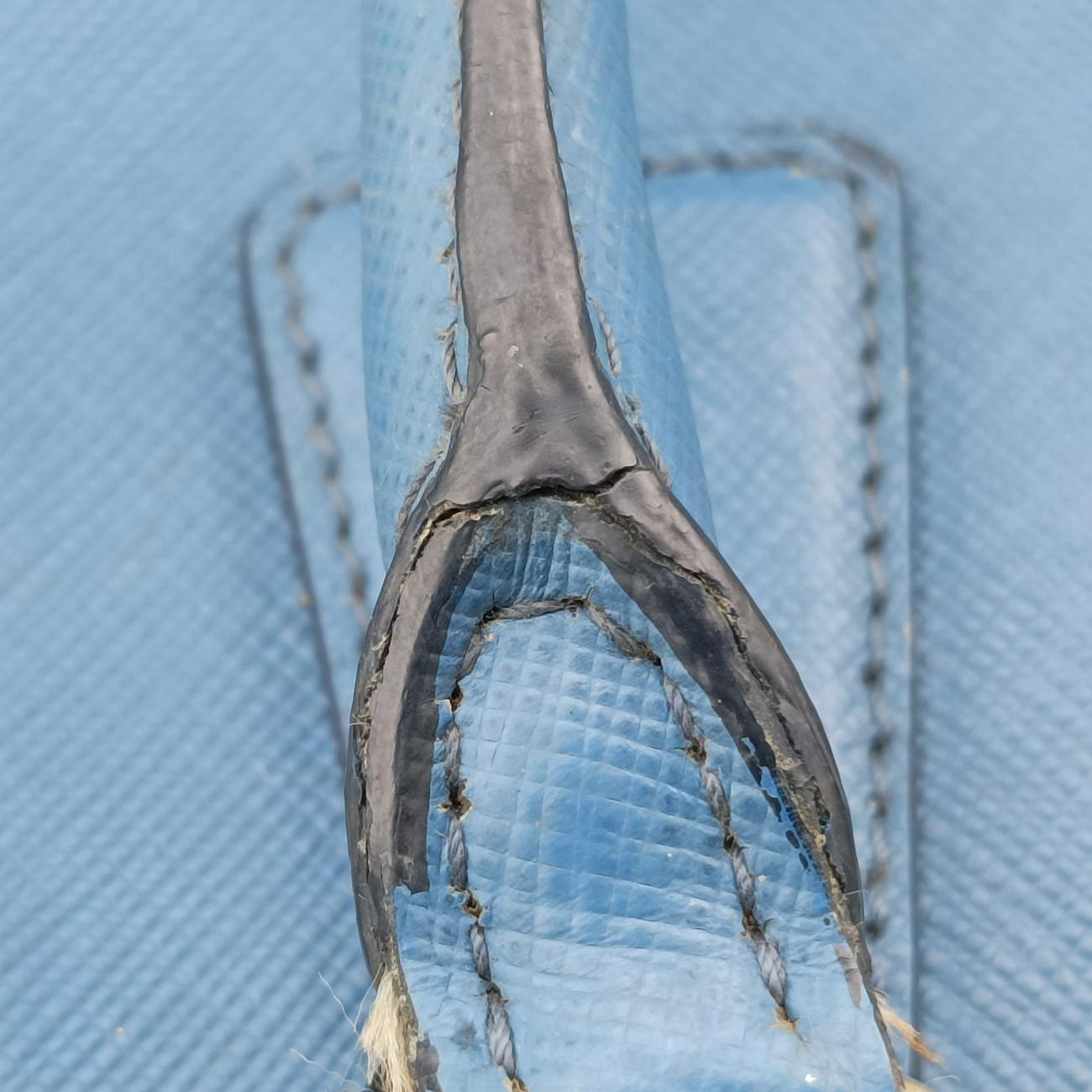 Pre-owned Prada Galleria Blue×Navy SAFFIANO Leather B2274C shoulderbag | stylenewstar