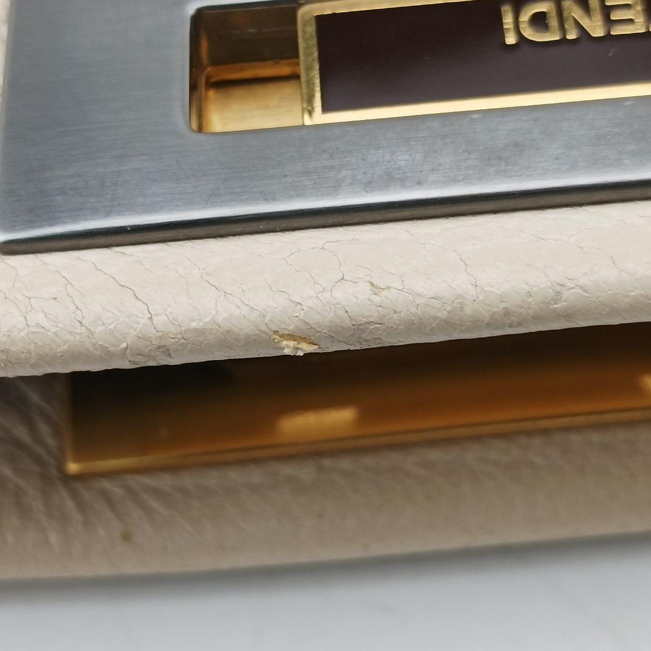 Pre-owned Fendi PEEKABOO Large Beige Leather 8BN210 shoulderbag | stylenewstar