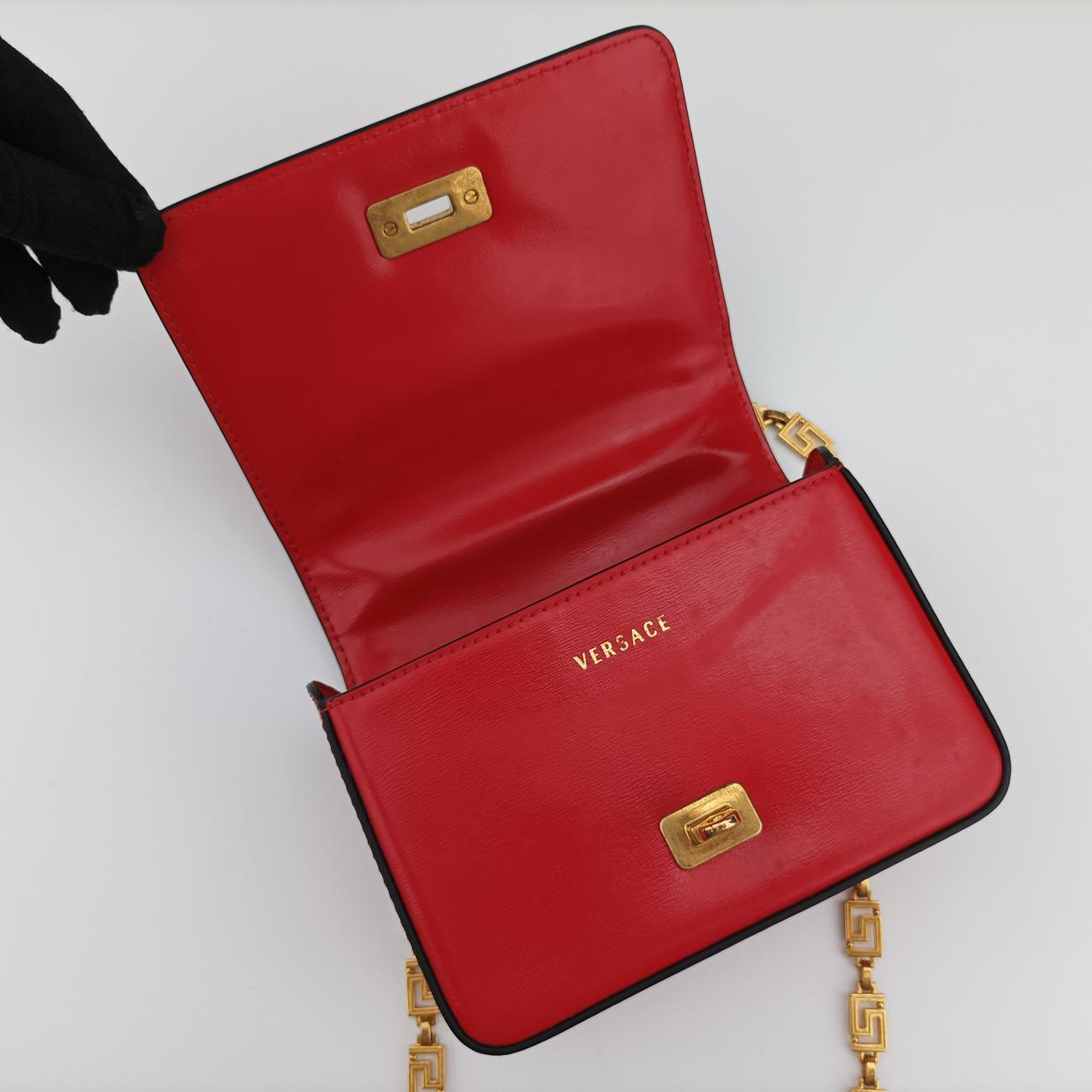 Pre-owned VERSACE Medusa Red Leather  shoulderbag | stylenewstar