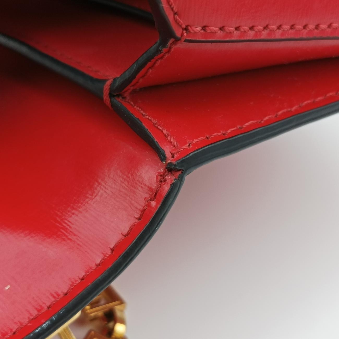 Pre-owned VERSACE Medusa Red Leather  shoulderbag | stylenewstar