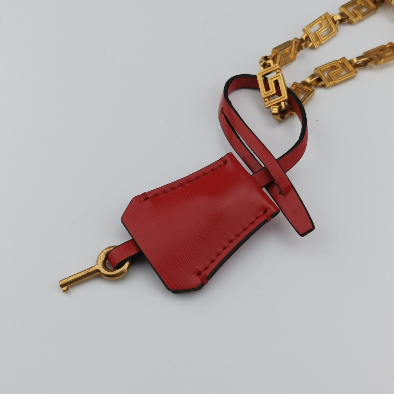 Pre-owned VERSACE Medusa Red Leather  shoulderbag | stylenewstar