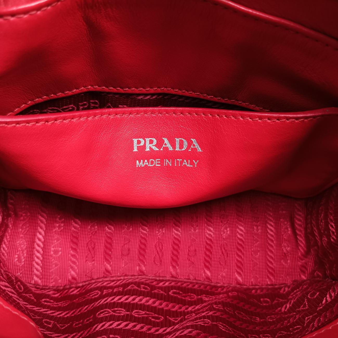 Pre-owned Prada Diagramme Red leather 1BH084 shoulderbag | stylenewstar