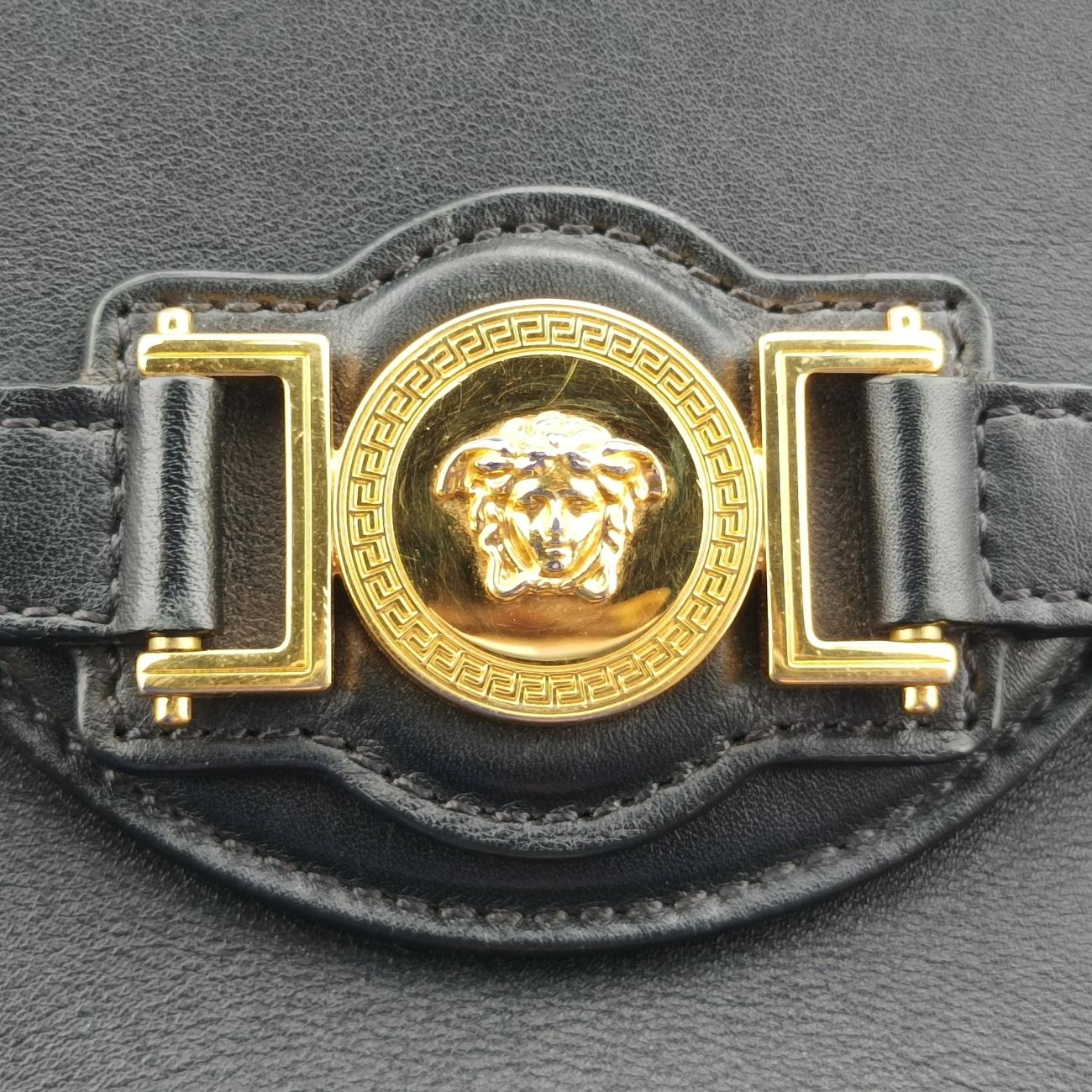 Pre-owned VERSACE SIGNATURE La Medusa Black Leather  shoulderbag | stylenewstar