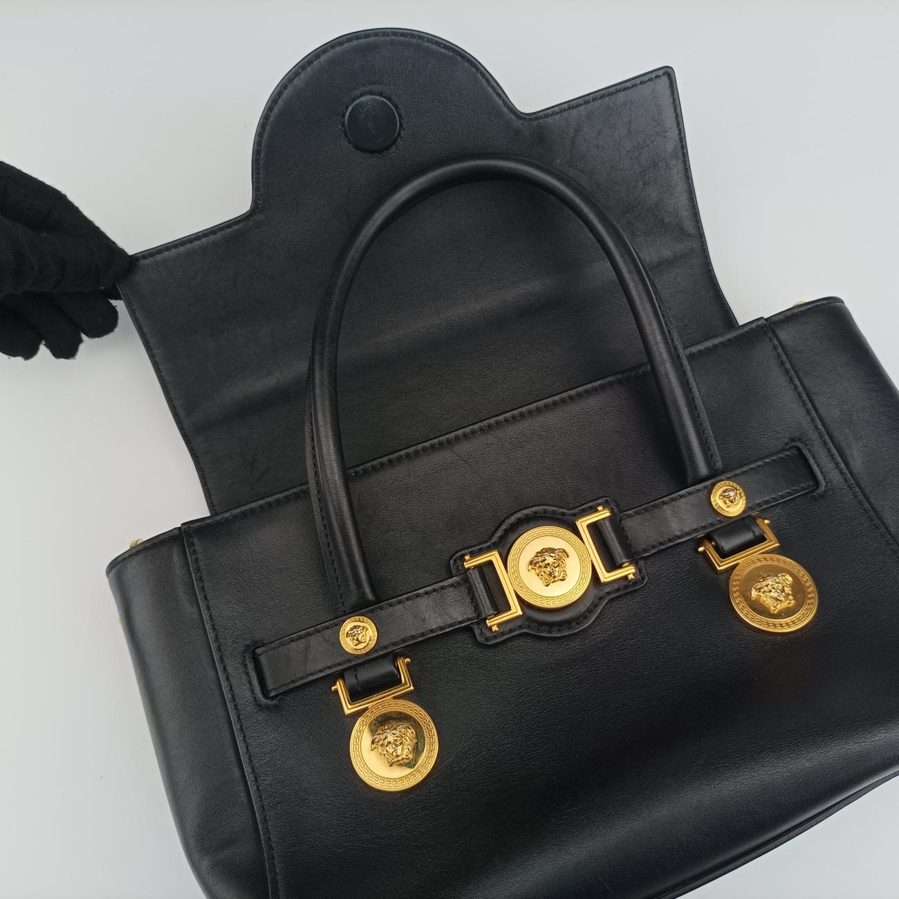 Pre-owned VERSACE SIGNATURE La Medusa Black Leather  shoulderbag | stylenewstar