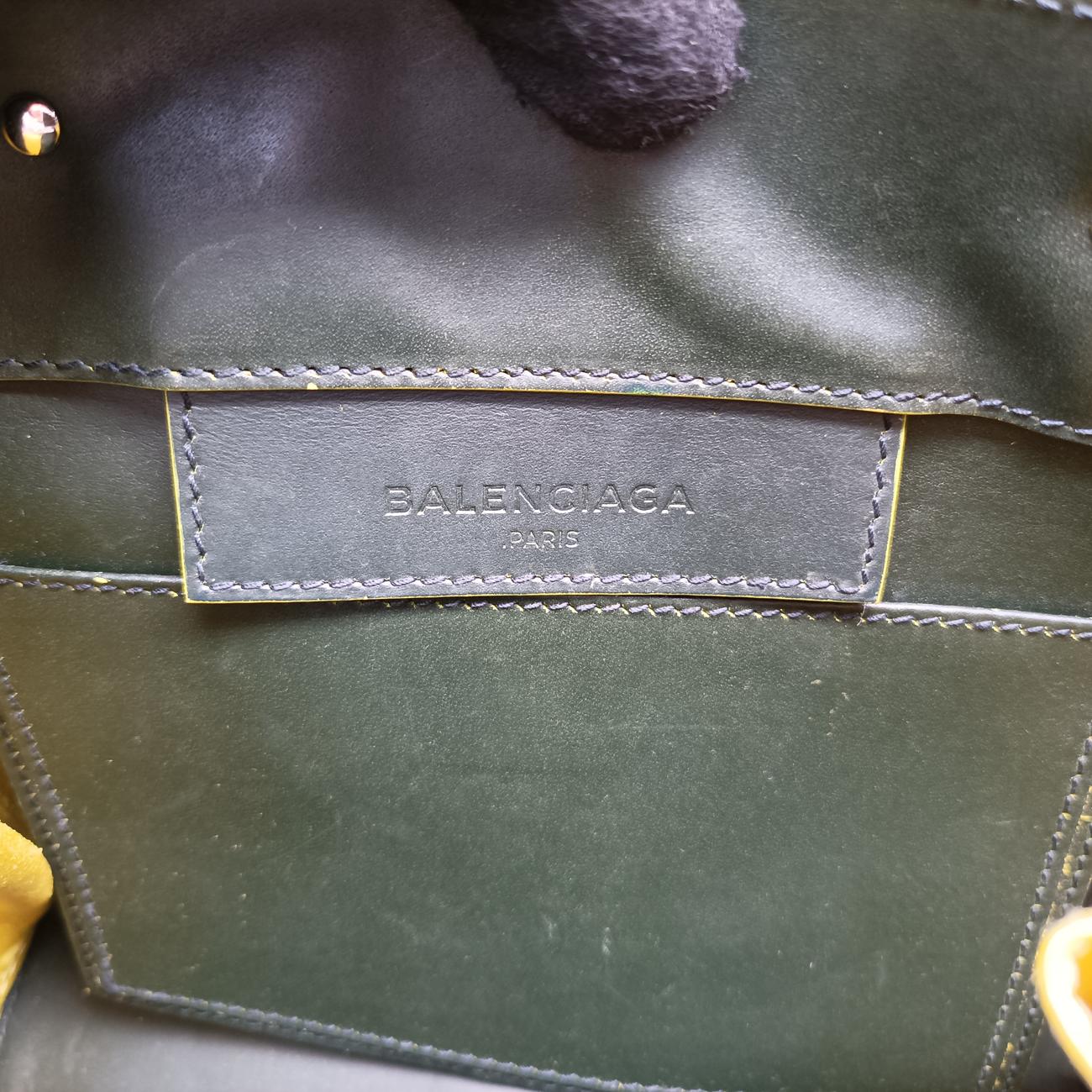 Pre-owned Balenciaga Paper A6 Tote Green×Yellow Leather  handbag | stylenewstar