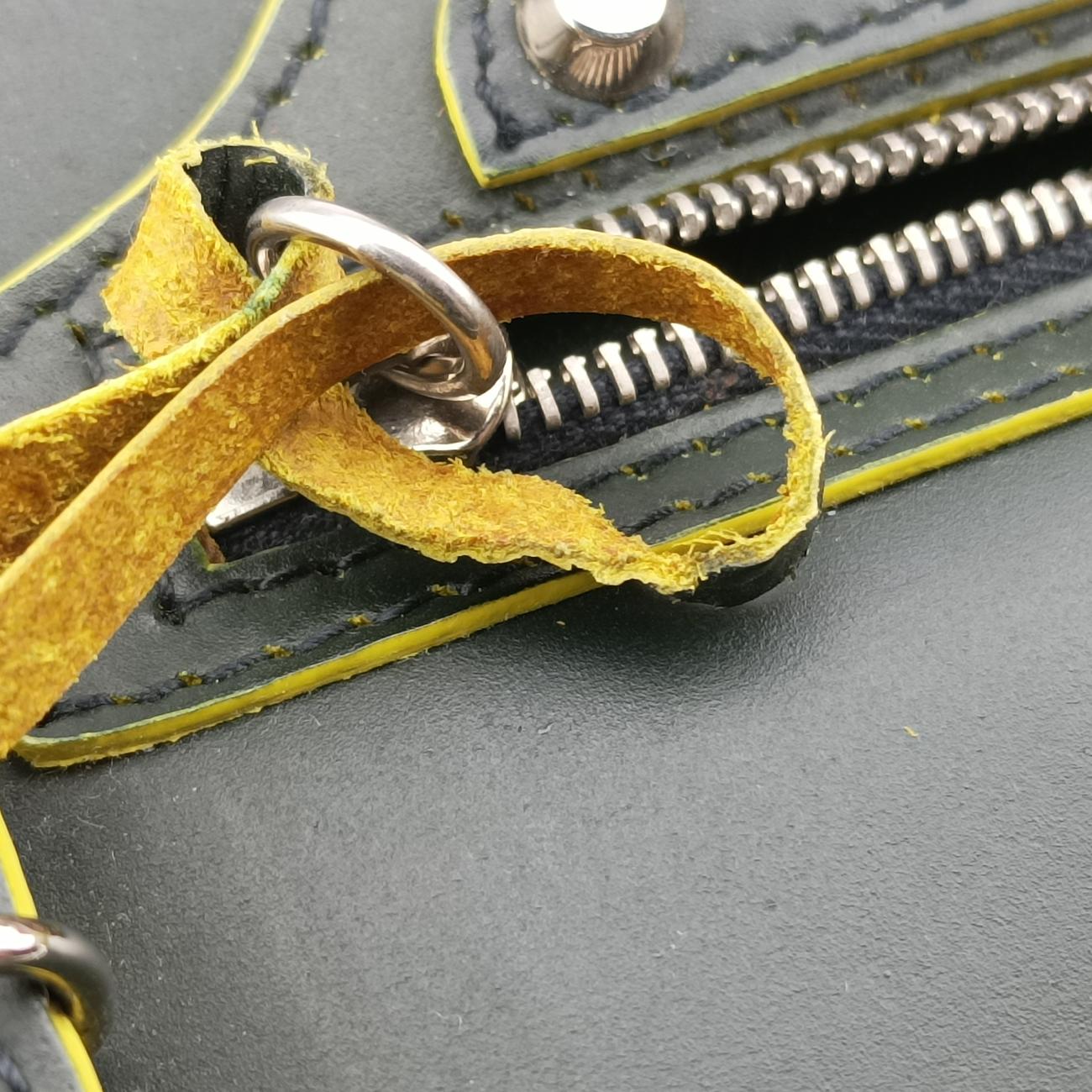 Pre-owned Balenciaga Paper A6 Tote Green×Yellow Leather  handbag | stylenewstar