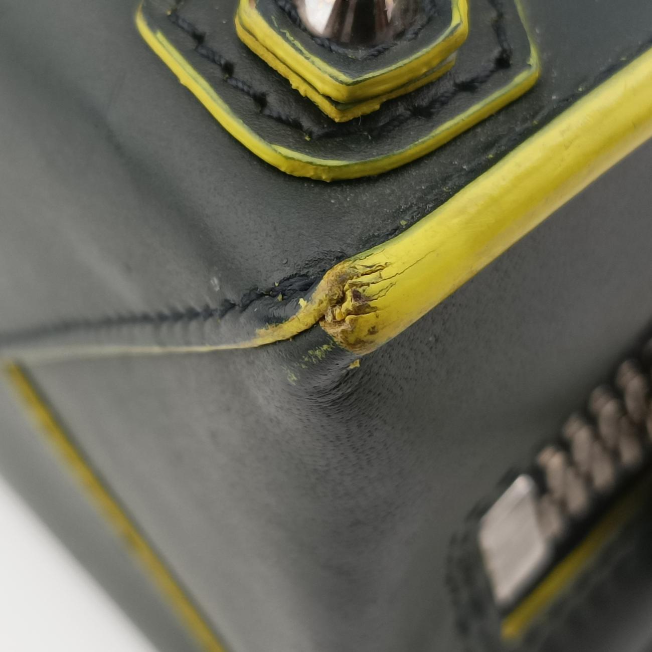 Pre-owned Balenciaga Paper A6 Tote Green×Yellow Leather  handbag | stylenewstar