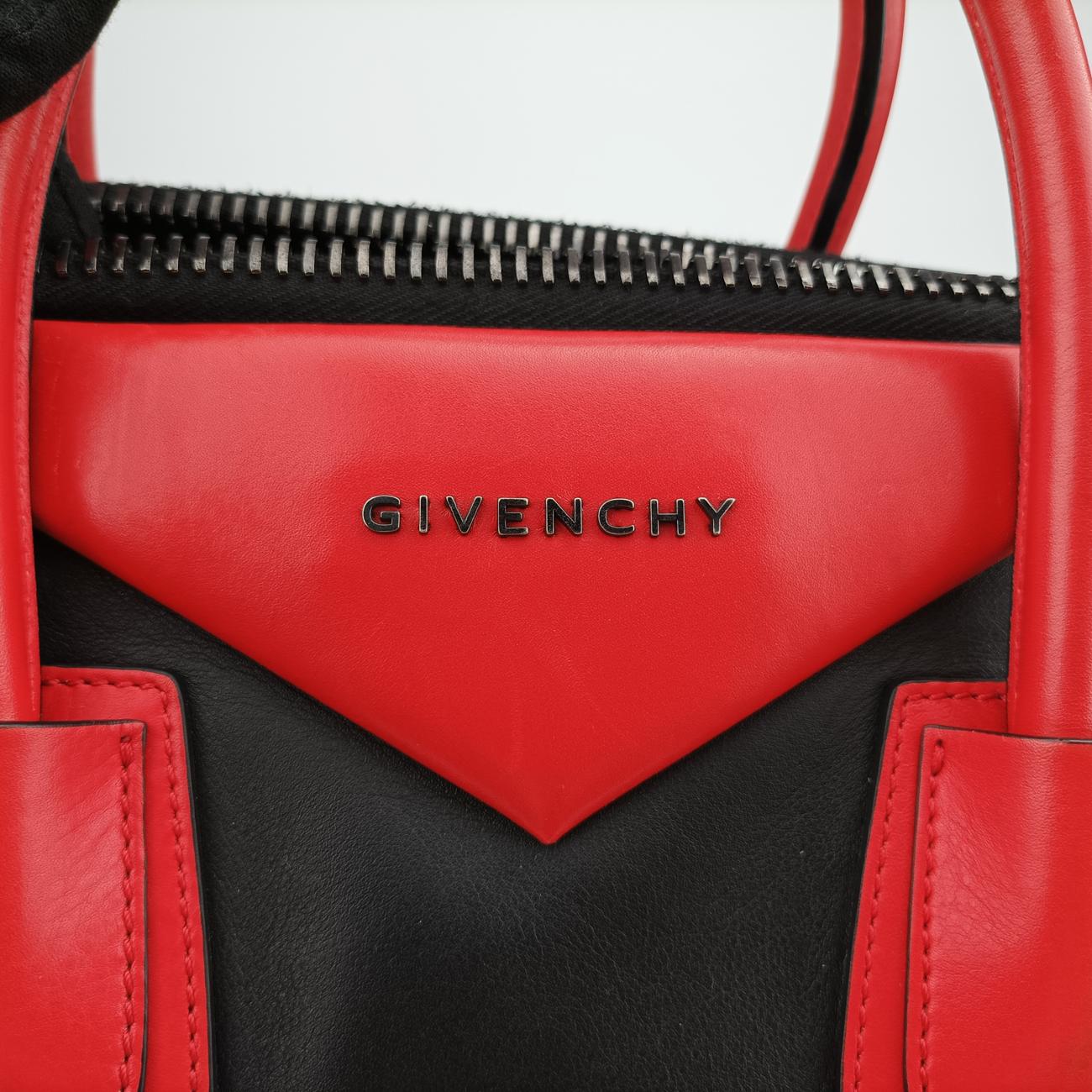 Pre-owned Givenchy Antigona Red×black Leather  shoulderbag | stylenewstar