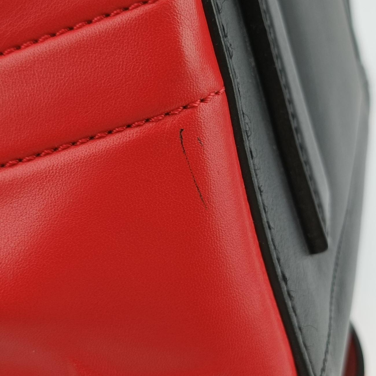 Pre-owned Givenchy Antigona Red×black Leather  shoulderbag | stylenewstar