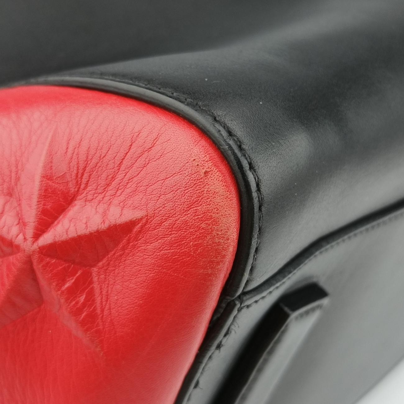 Pre-owned Givenchy Antigona Red×black Leather  shoulderbag | stylenewstar